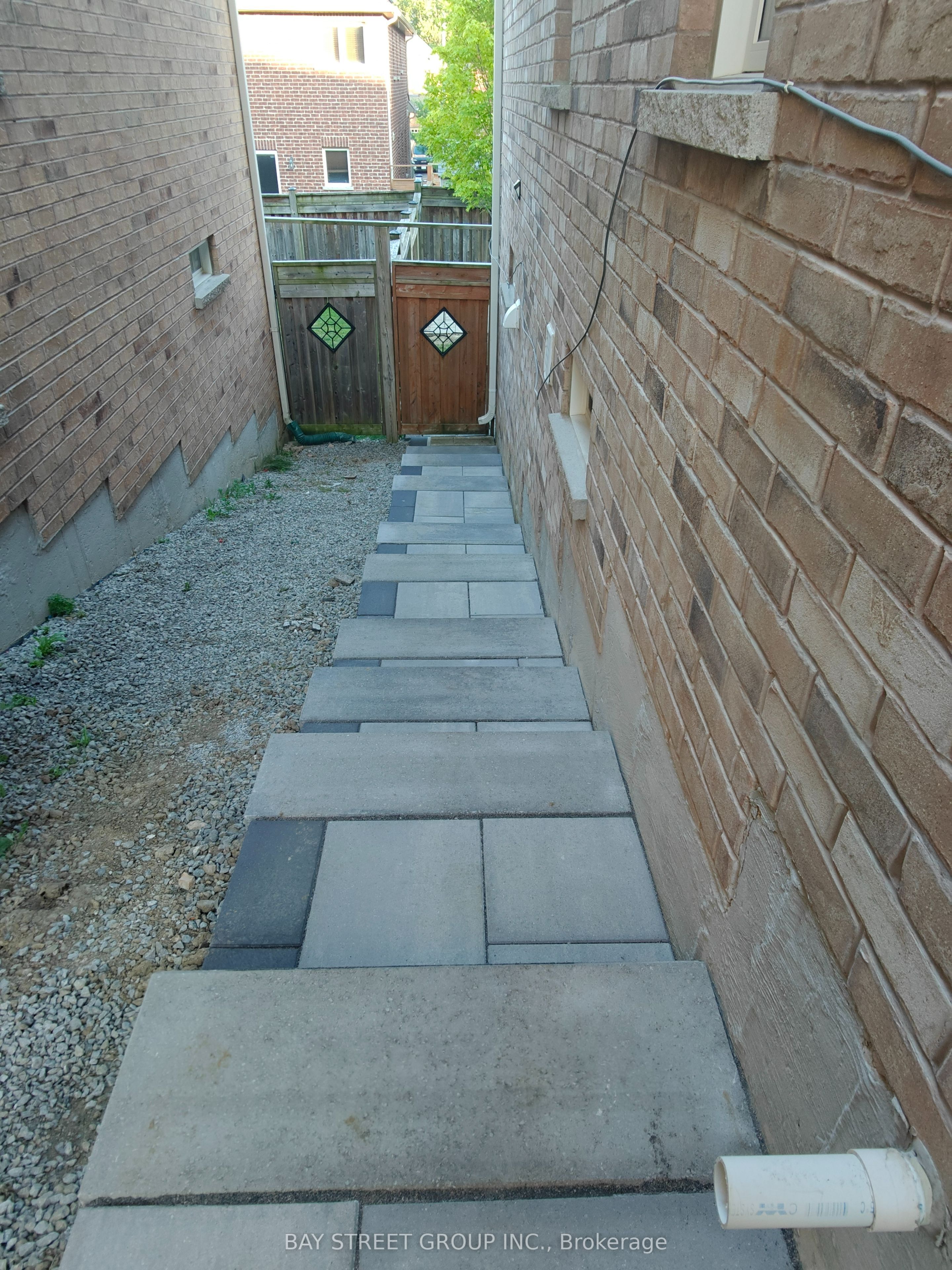 80 Bush Ridges Avenue, Richmond Hill, ON L4E 0N6 photo 4