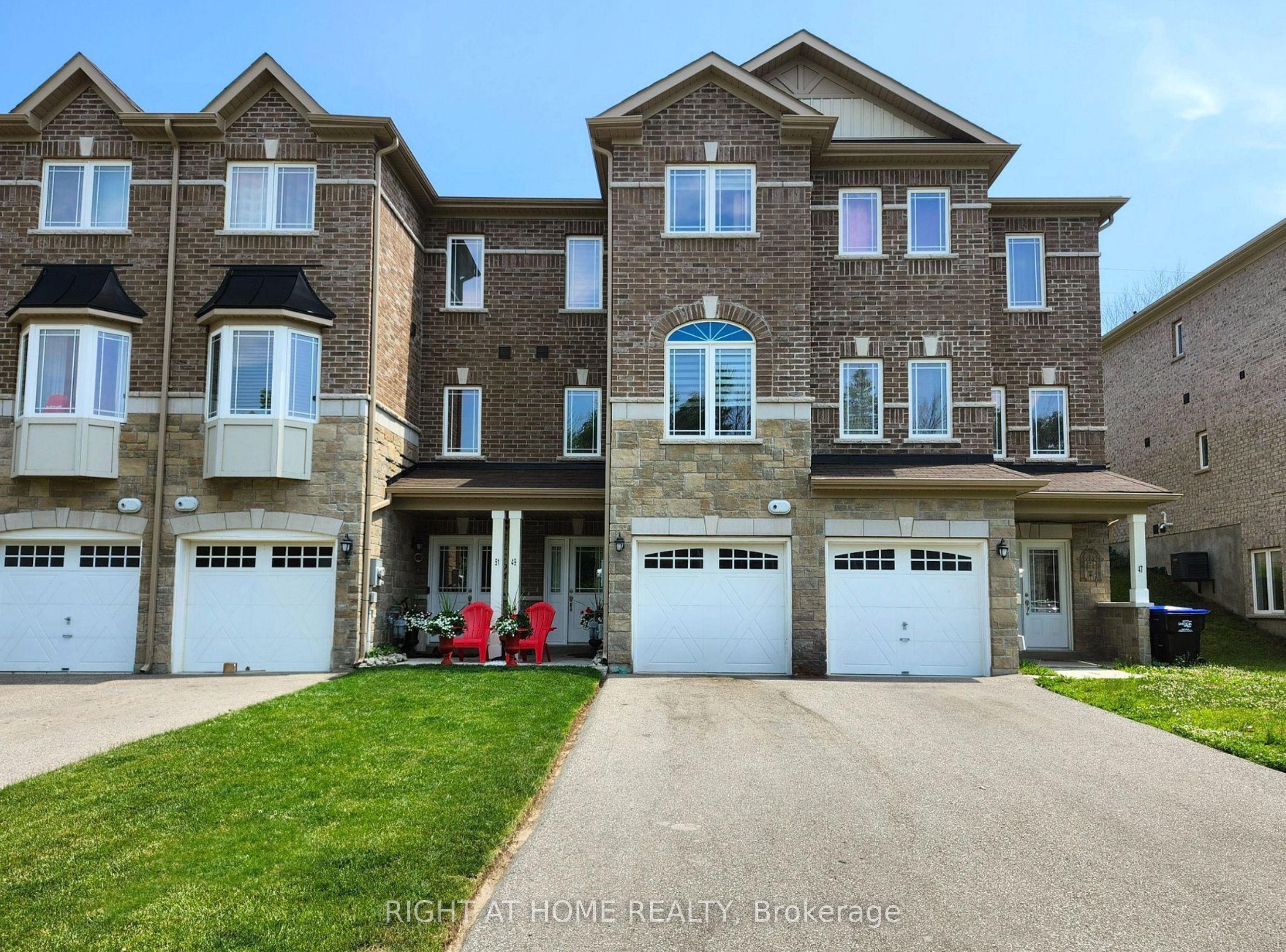 49 Milson Crescent, Essa, ON L3W 0C9