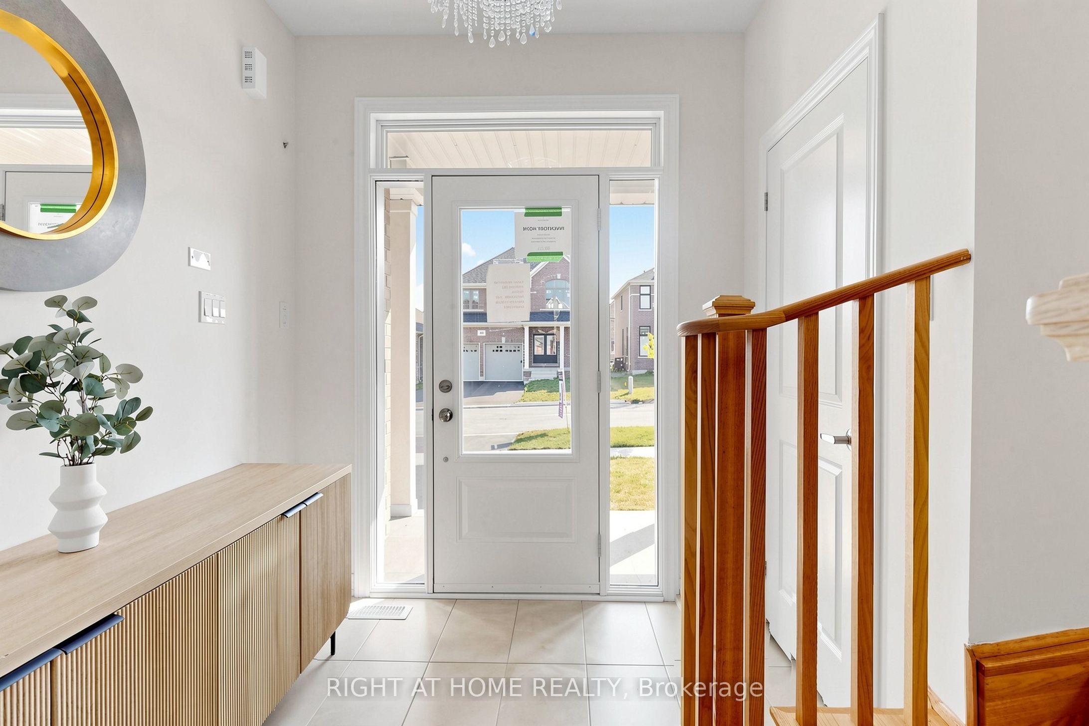 40 Ainslie Hill Crescent, Georgina, ON L0E 1R0 photo 2