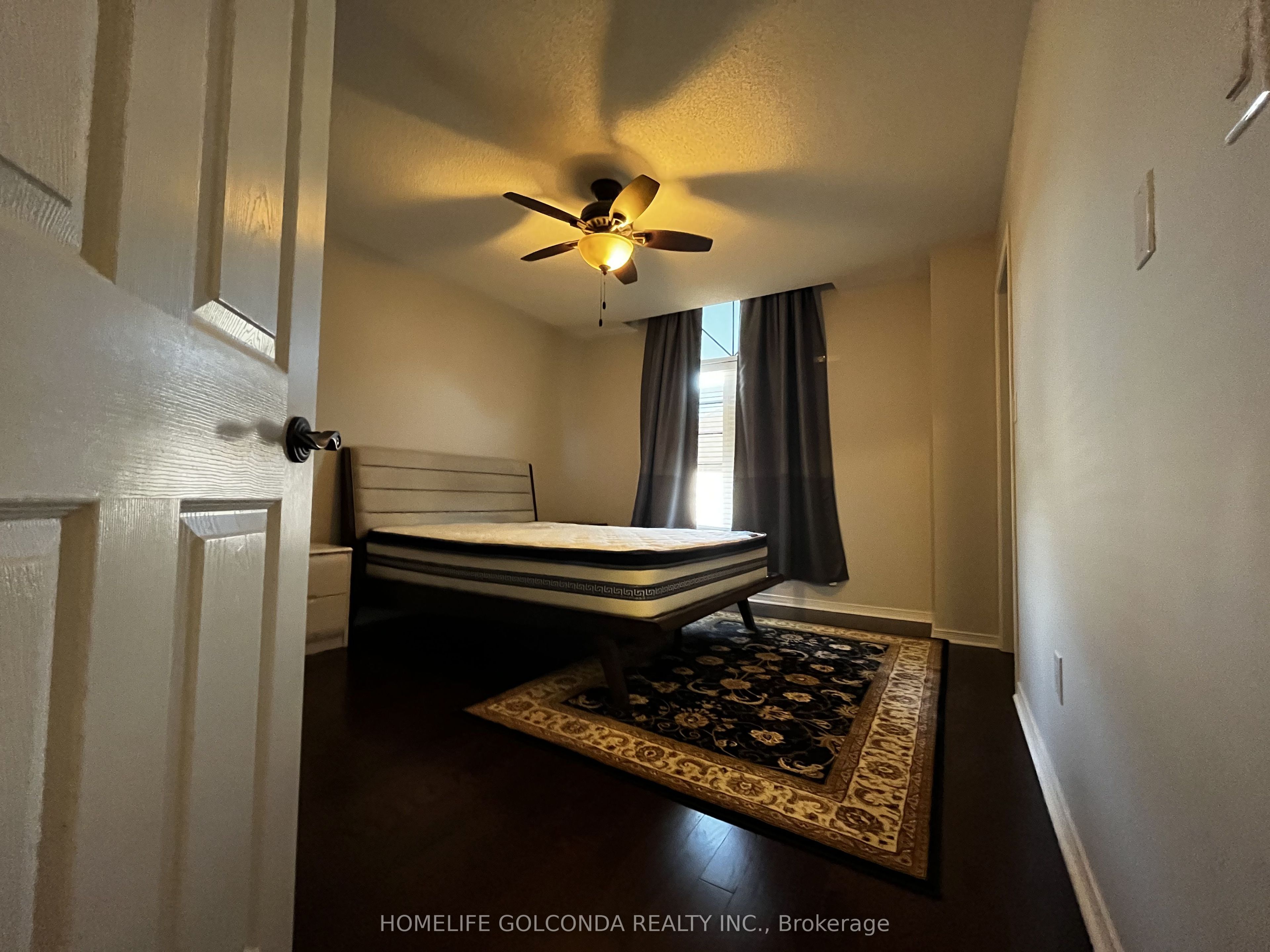 139 Chapman Court, Aurora, ON L4G 0E2 photo 3