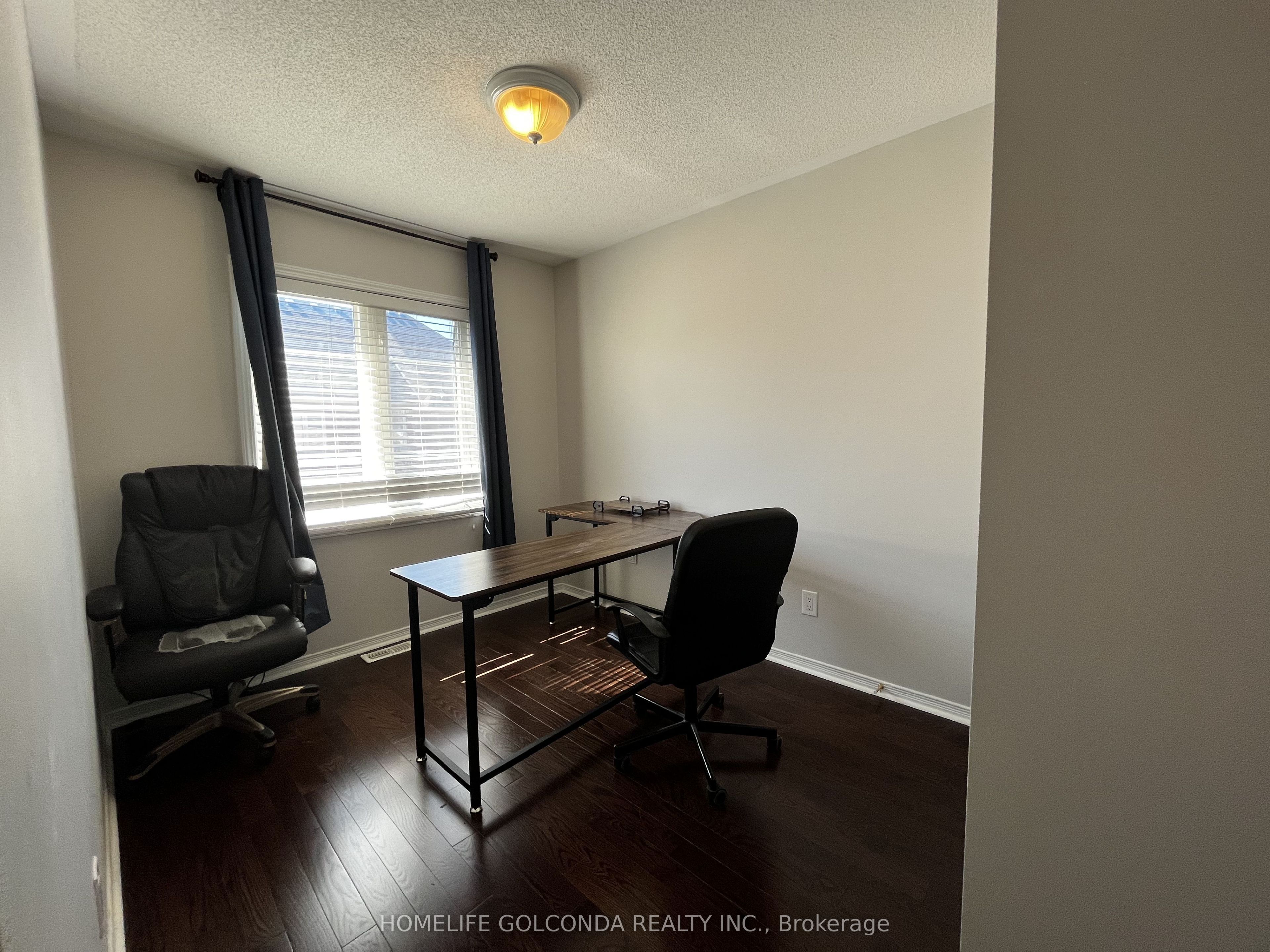 139 Chapman Court, Aurora, ON L4G 0E2 photo 4
