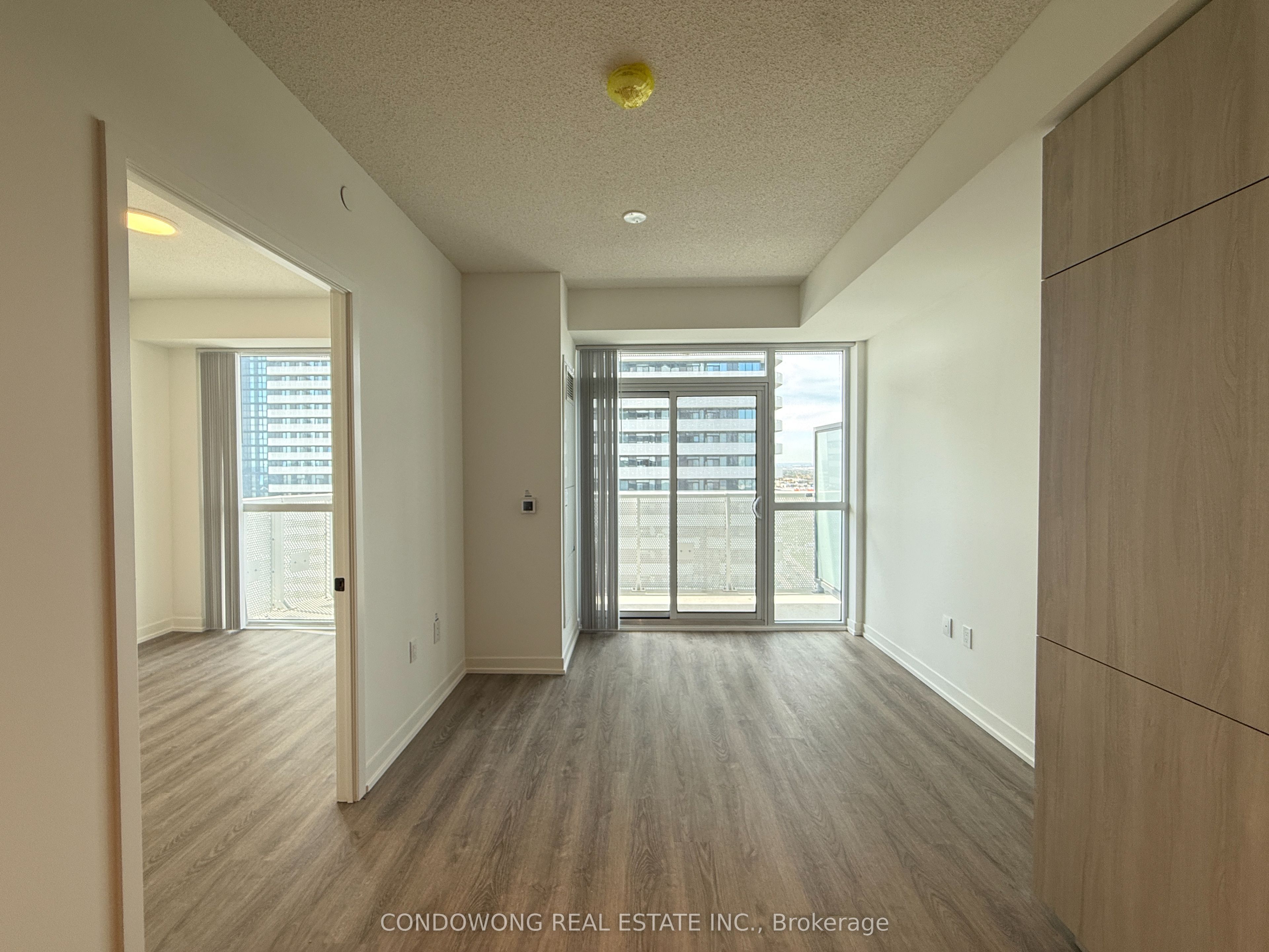 8 Interchange Way 2015, Vaughan, ON L4K 0R2 photo 2