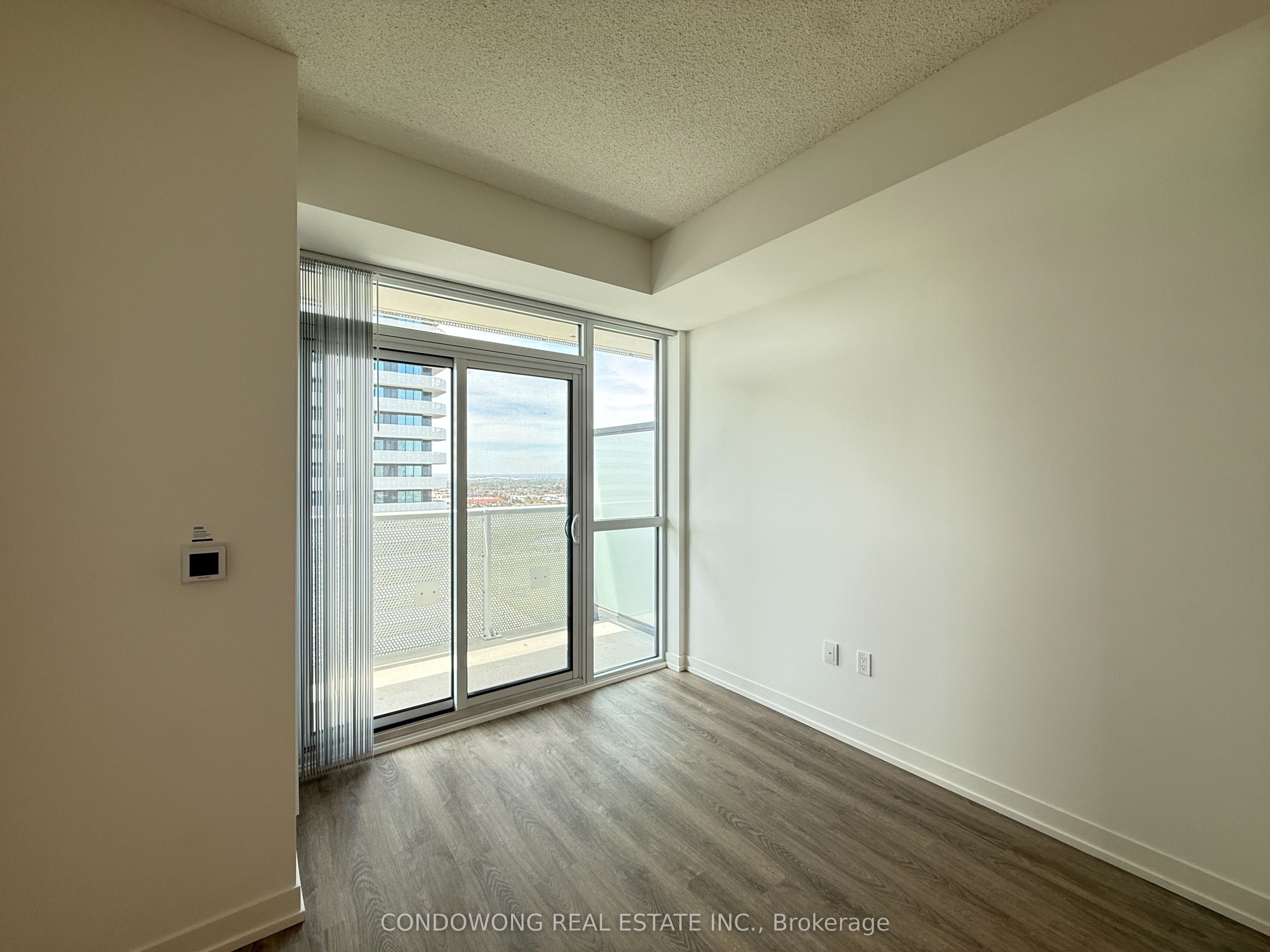 8 Interchange Way 2015, Vaughan, ON L4K 0R2 photo 3
