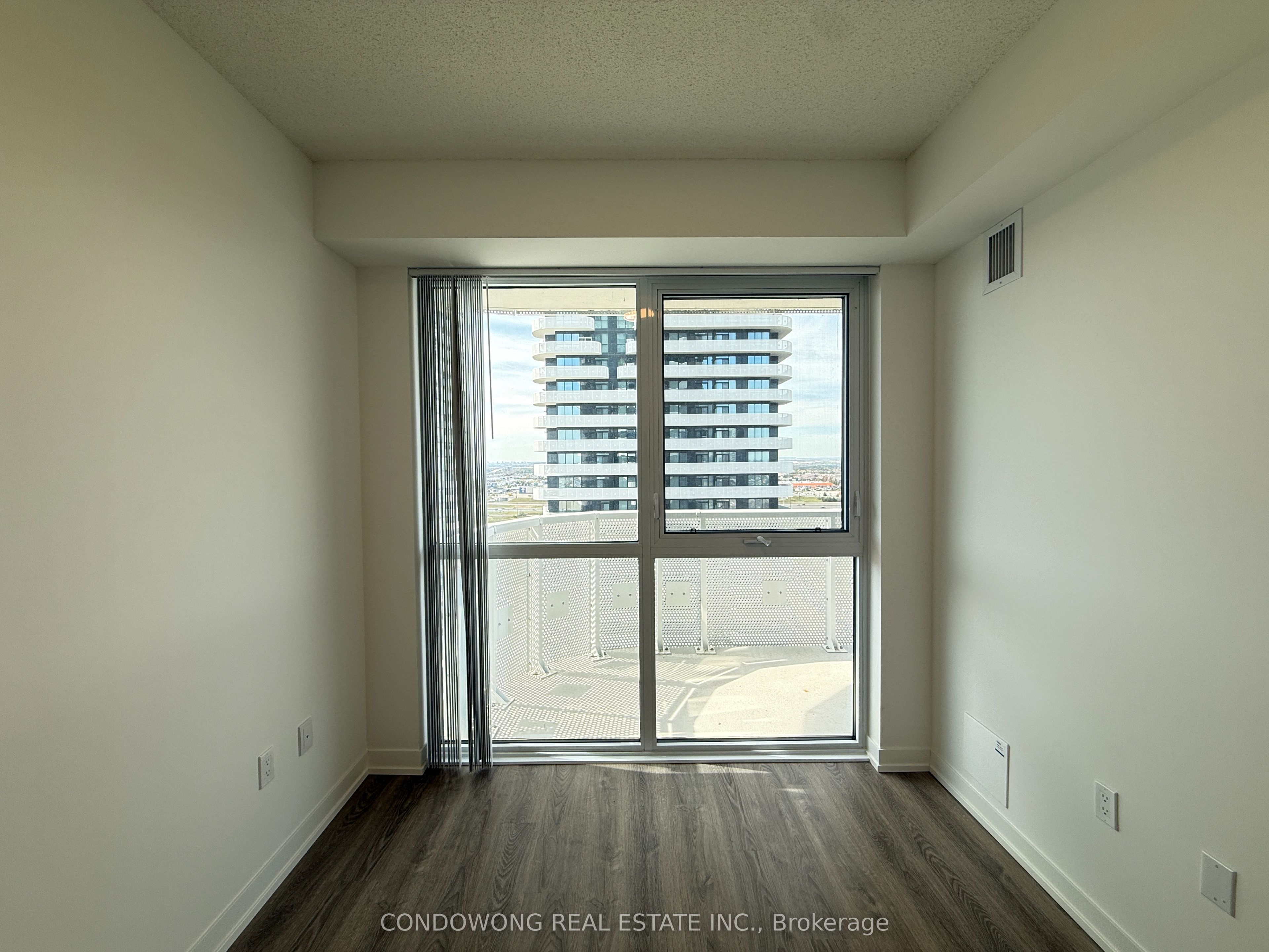8 Interchange Way 2015, Vaughan, ON L4K 0R2 photo 5