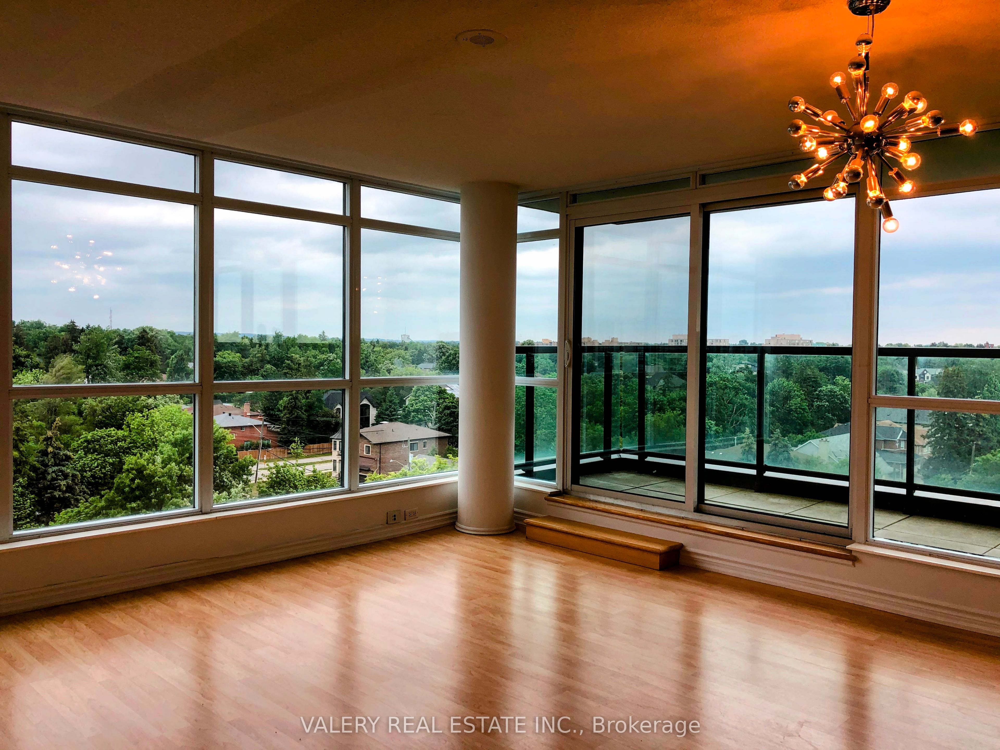 18 Harding Boulevard 907, Richmond Hill, ON L4C 0T3 photo 4