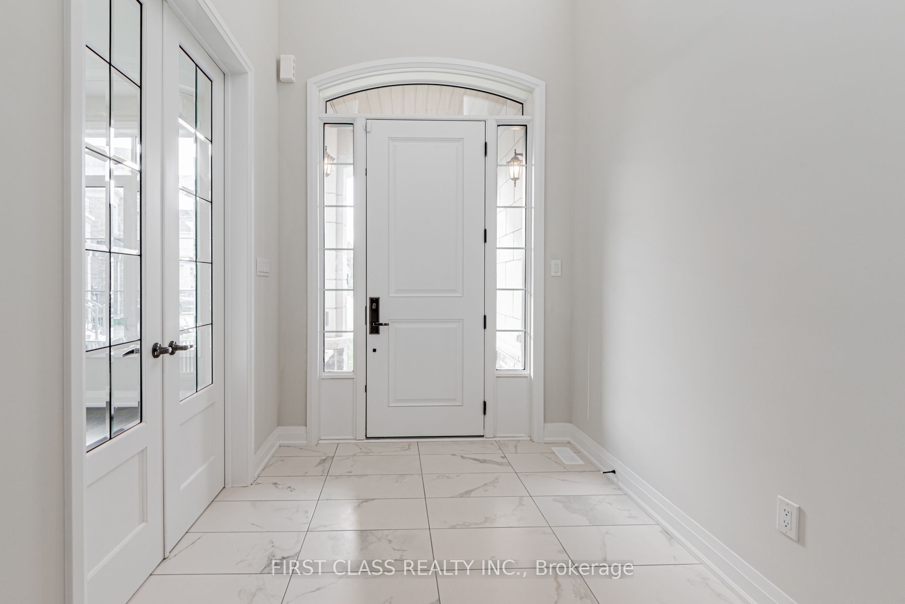 15 Kenneth Campbell Court, Aurora, ON L4G 5Z4 photo 4