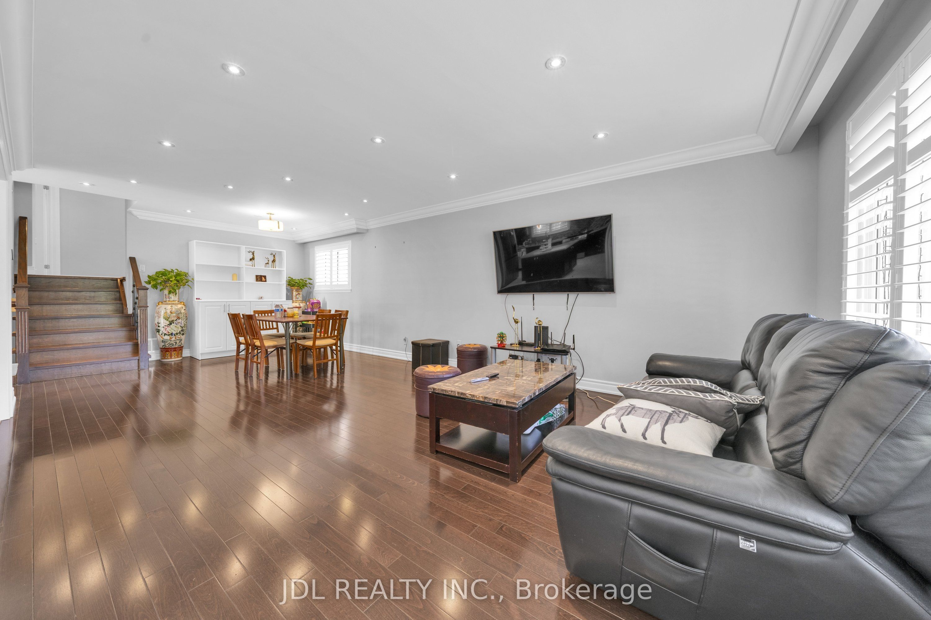 53 Southdale Drive, Markham, ON L3P 1J6 photo 2