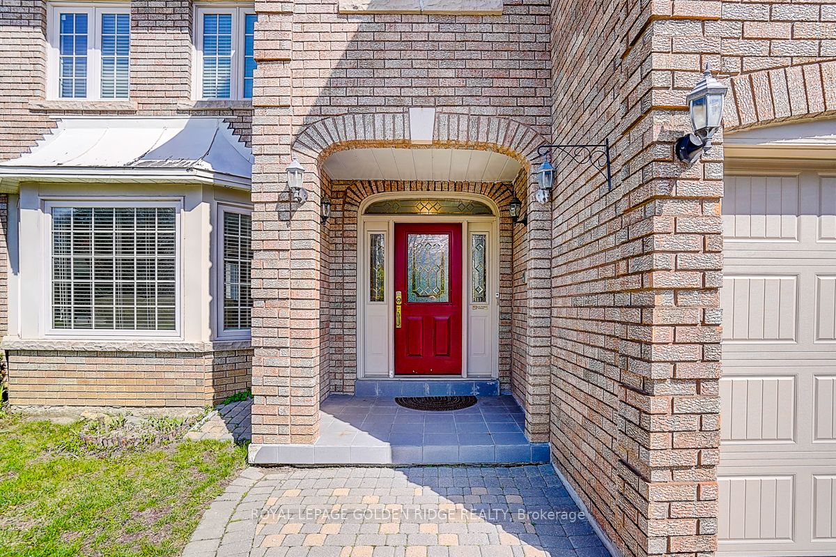 725 Exceller Circle, Newmarket, ON L3X 1P4 photo 3