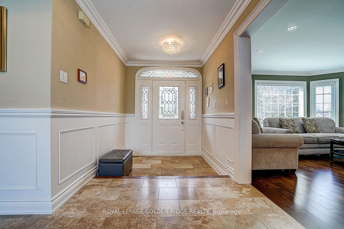 725 Exceller Circle, Newmarket, ON L3X 1P4 photo 4
