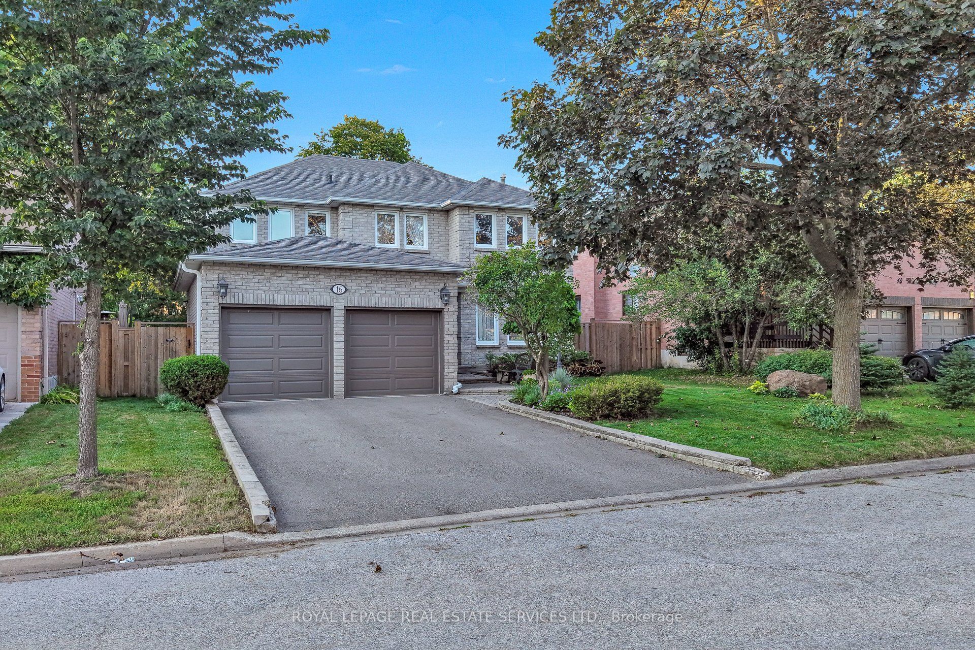 16 Waterhouse Way, Richmond Hill, ON L4C 9H7