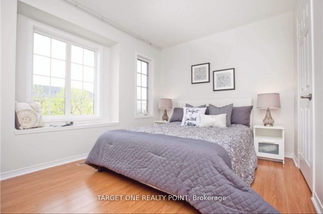 6 Moresby Street, Richmond Hill, ON L4B 4K8 photo 5