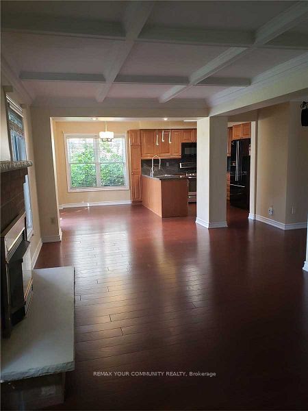 243 Glenway Circle, Newmarket, ON L3Y 7S6 photo 4