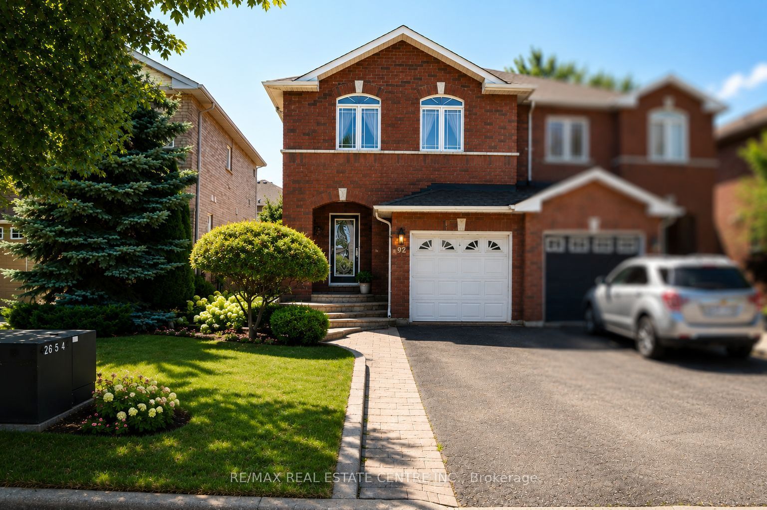 92 Blackthorn Drive, Vaughan, ON L6A 3N5 photo 2