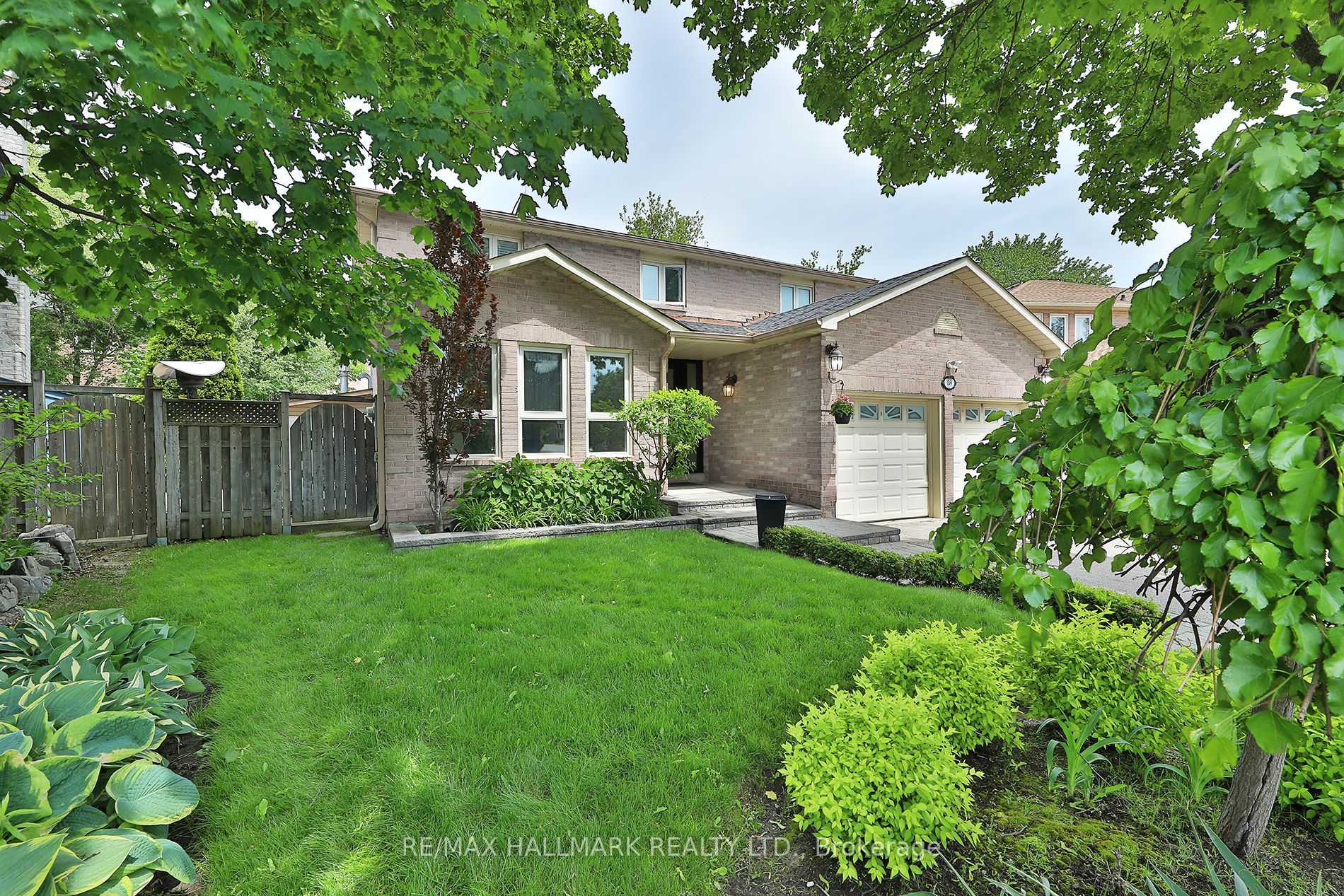 58 Pickett Crescent, Richmond Hill, ON L4C 9L3 photo 2