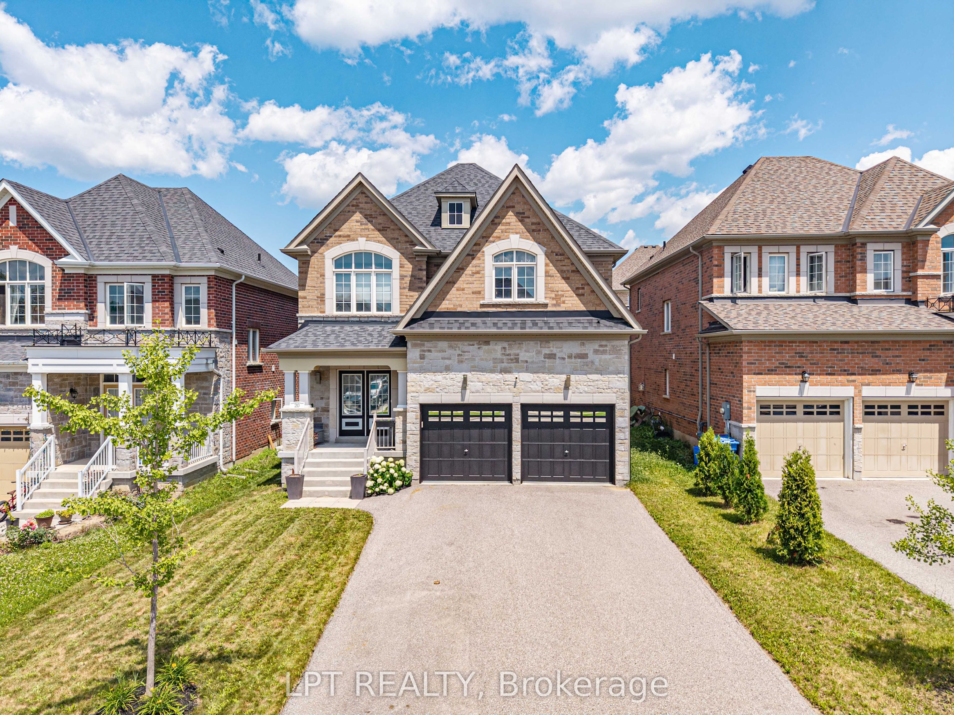 20 Manor Forest Road, East Gwillimbury, ON L0G 1M0