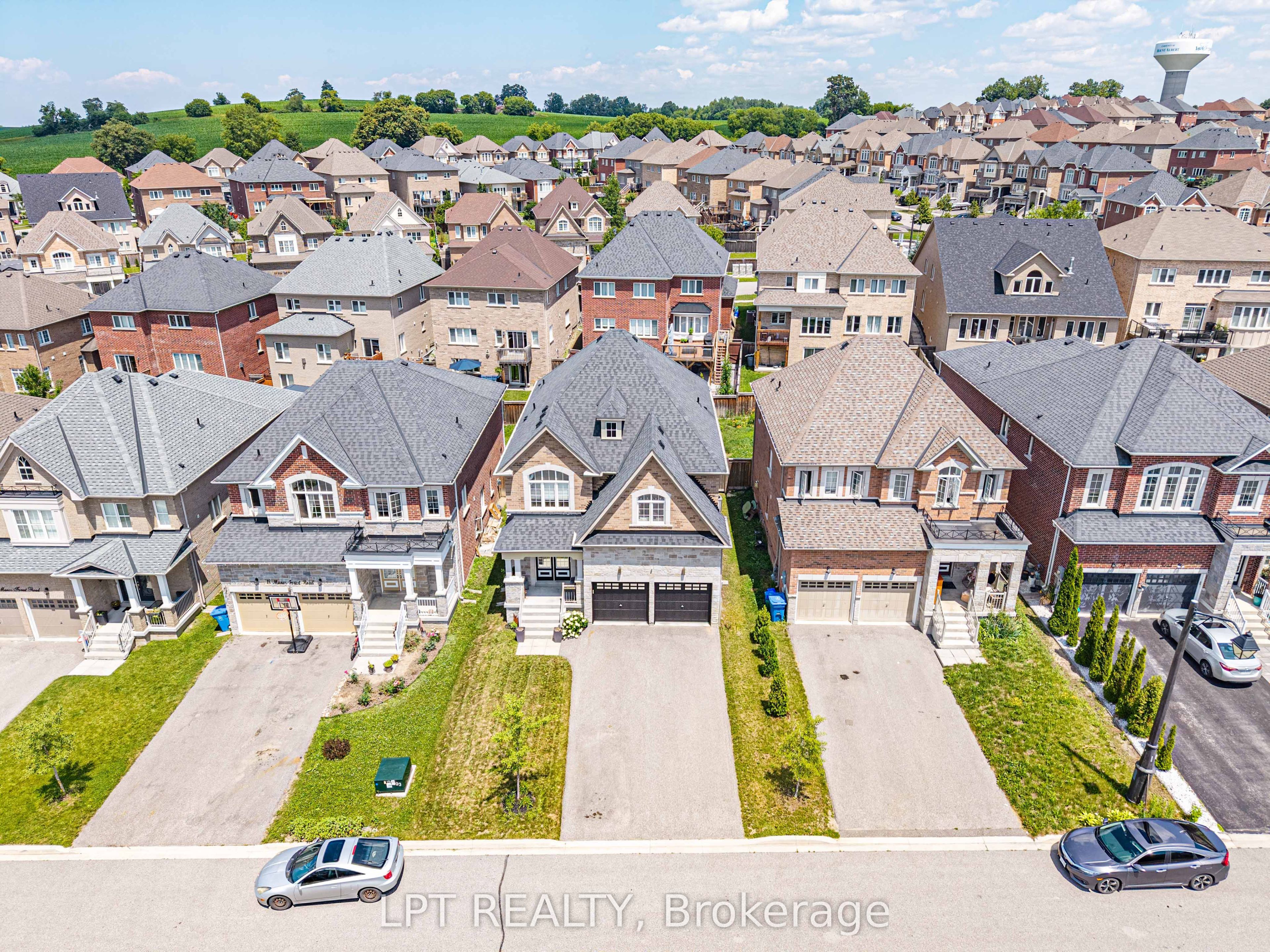 20 Manor Forest Road, East Gwillimbury, ON L0G 1M0 photo 2