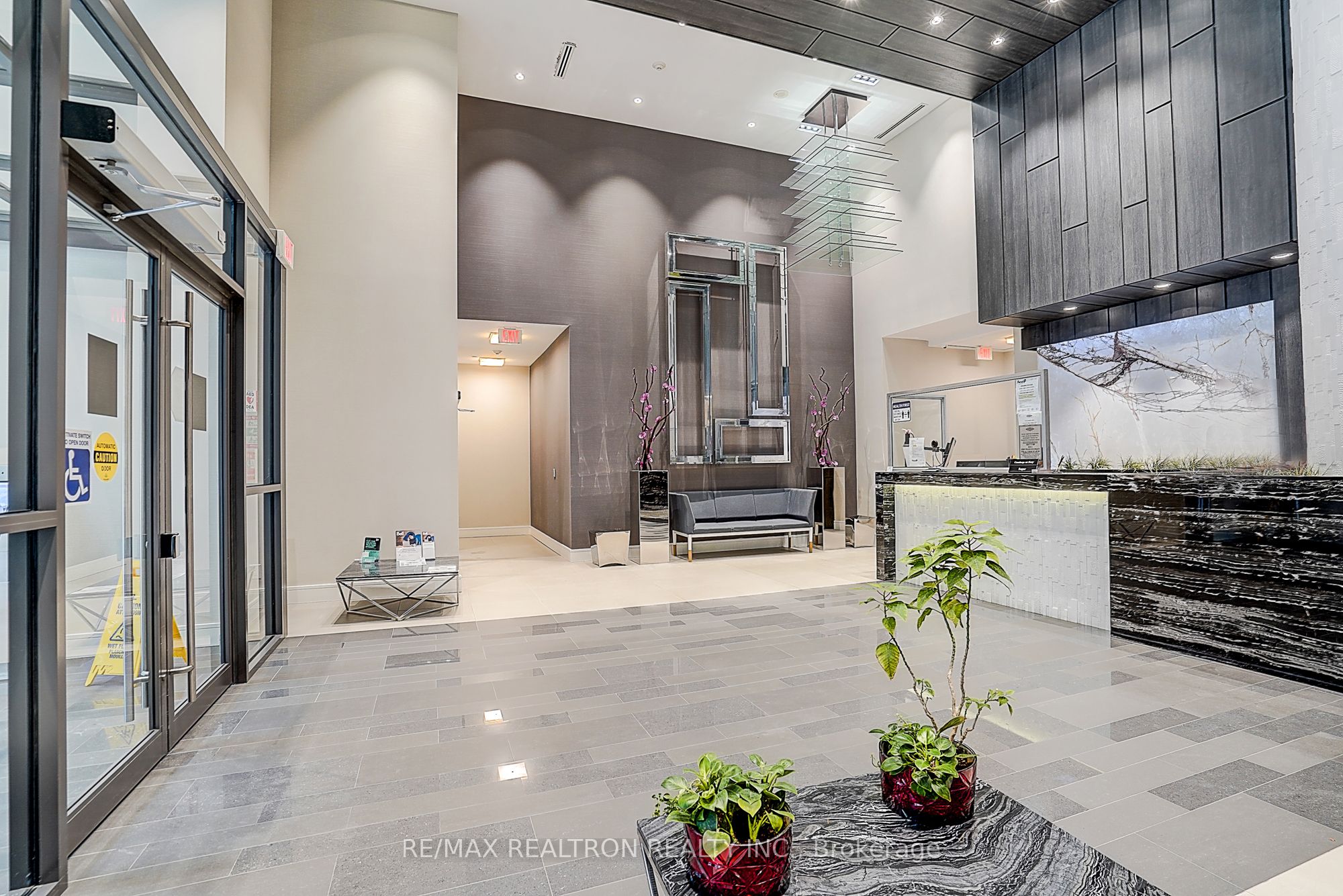 9191 Yonge Street SW 321, Richmond Hill, ON L4C 1E2 photo 3