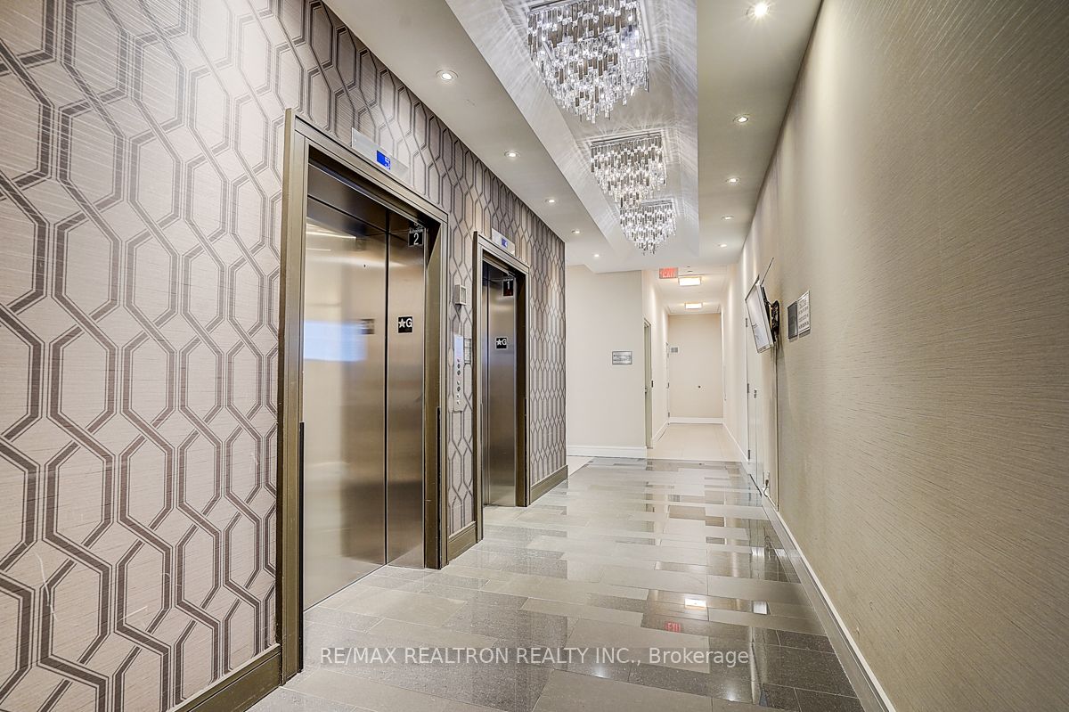 9191 Yonge Street SW 321, Richmond Hill, ON L4C 1E2 photo 5