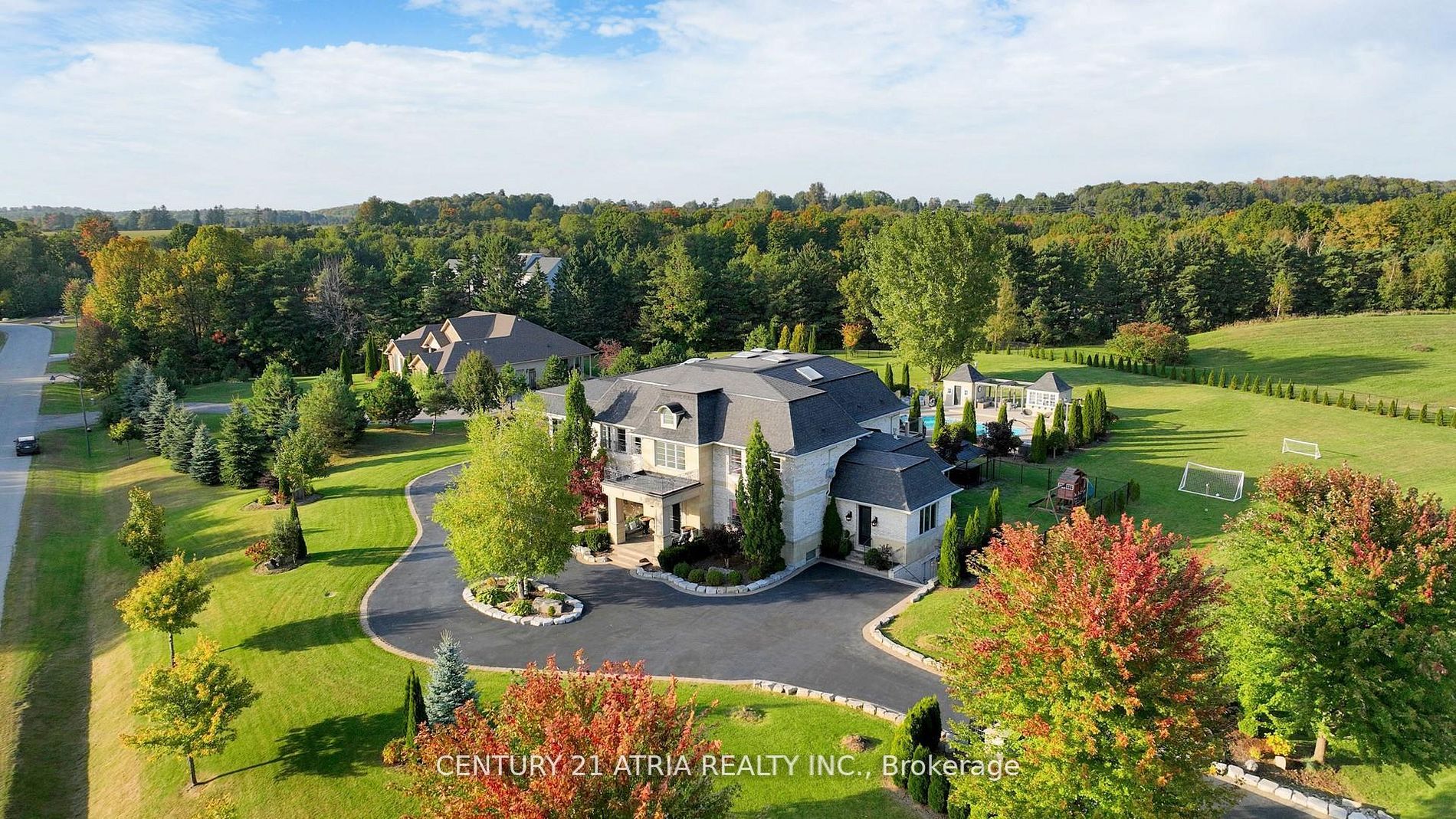 111 Lake Woods Drive, Whitchurch-Stouffville, ON L4A 1P1 photo 3