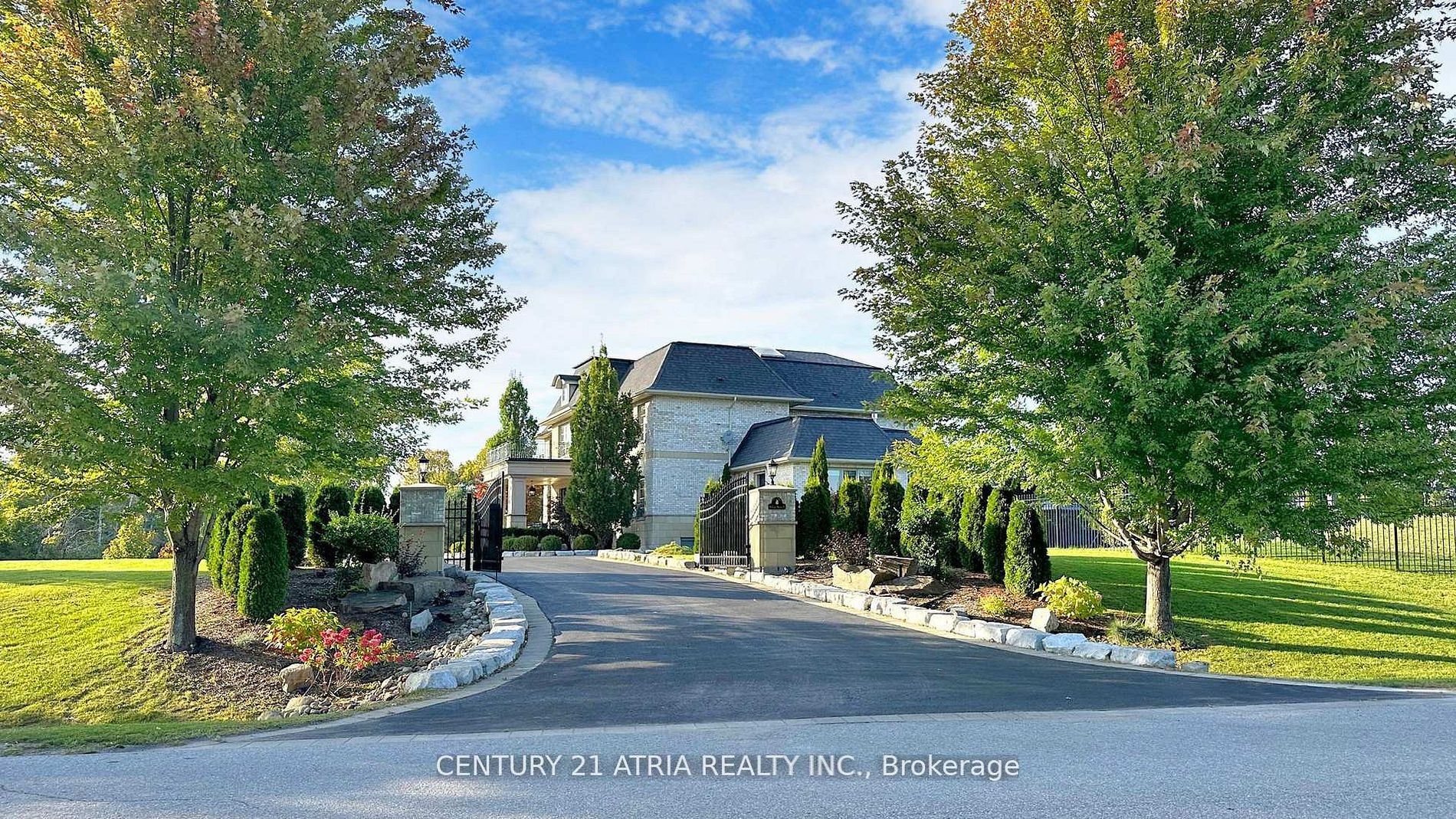 111 Lake Woods Drive, Whitchurch-Stouffville, ON L4A 1P1 photo 5