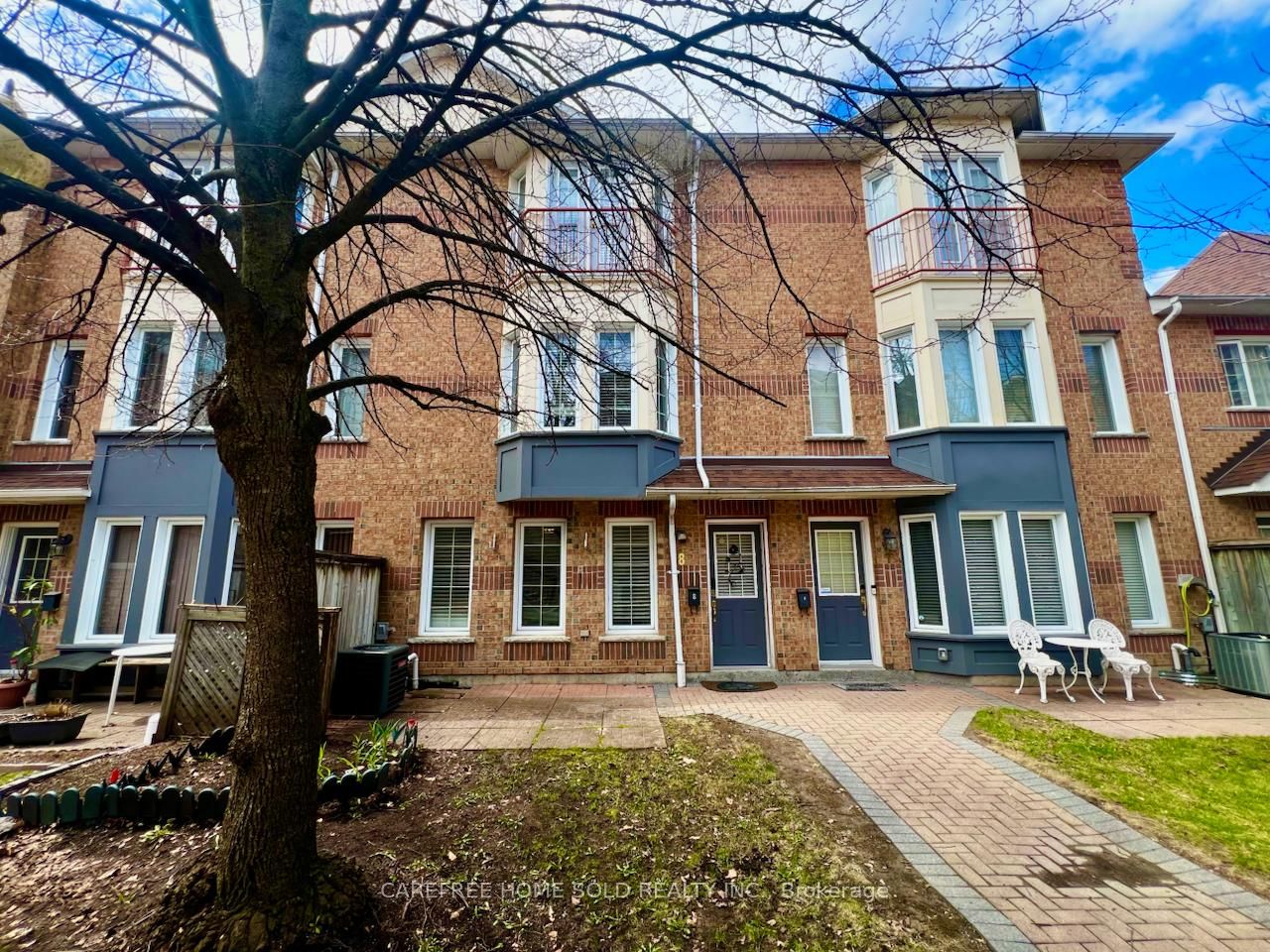 151 Townsgate Drive 8, Vaughan, ON L4J 8J7 photo 2