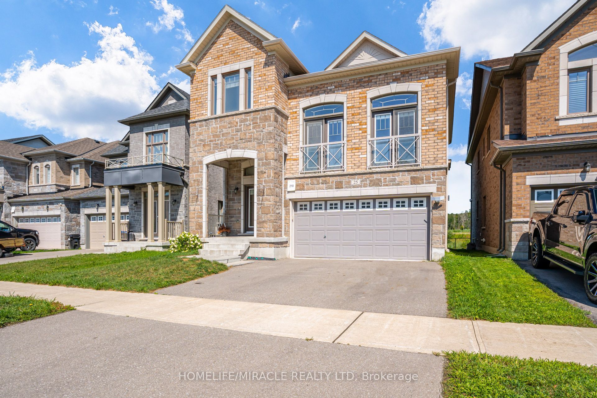 25 Lorne Thomas Place, New Tecumseth, ON L9R 0T8