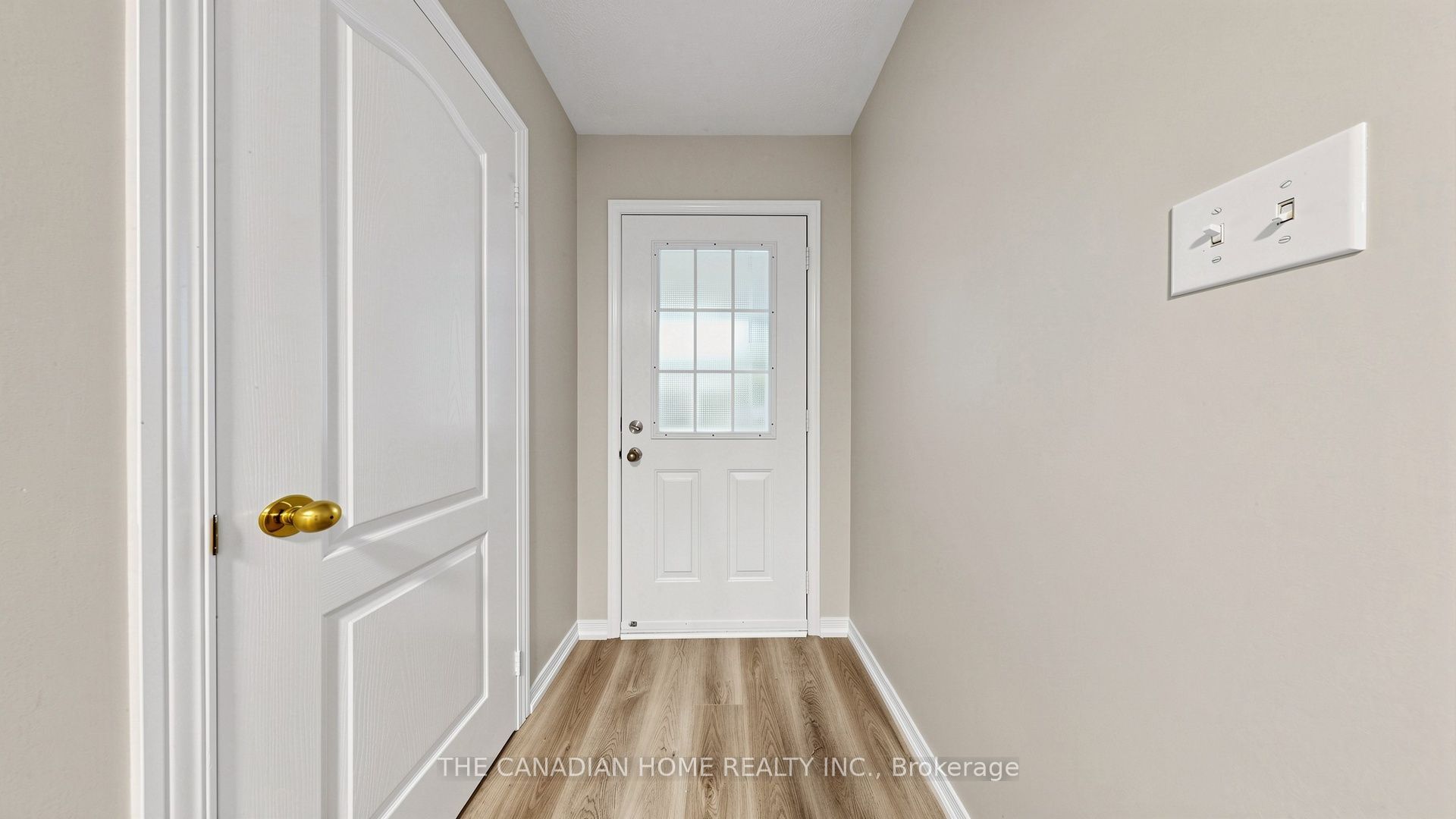 31 Laurendale Avenue, Georgina, ON L4P 4A8 photo 5