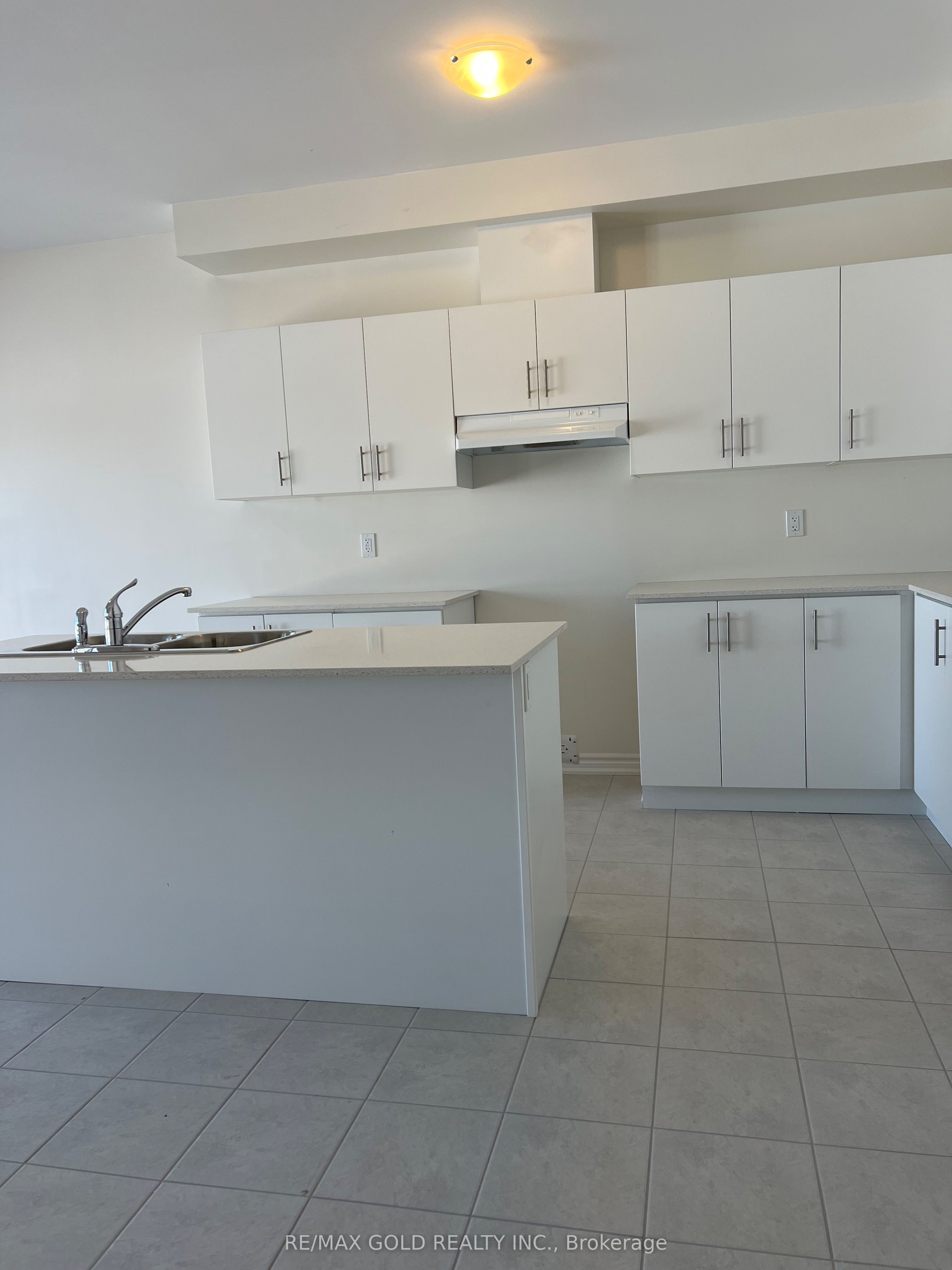 4 Lawrence D. Pridham Avenue, New Tecumseth, ON L6R 0X1 photo 5