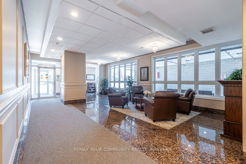 15450 Yonge Street 414, Aurora, ON L4G 1P2 photo 2