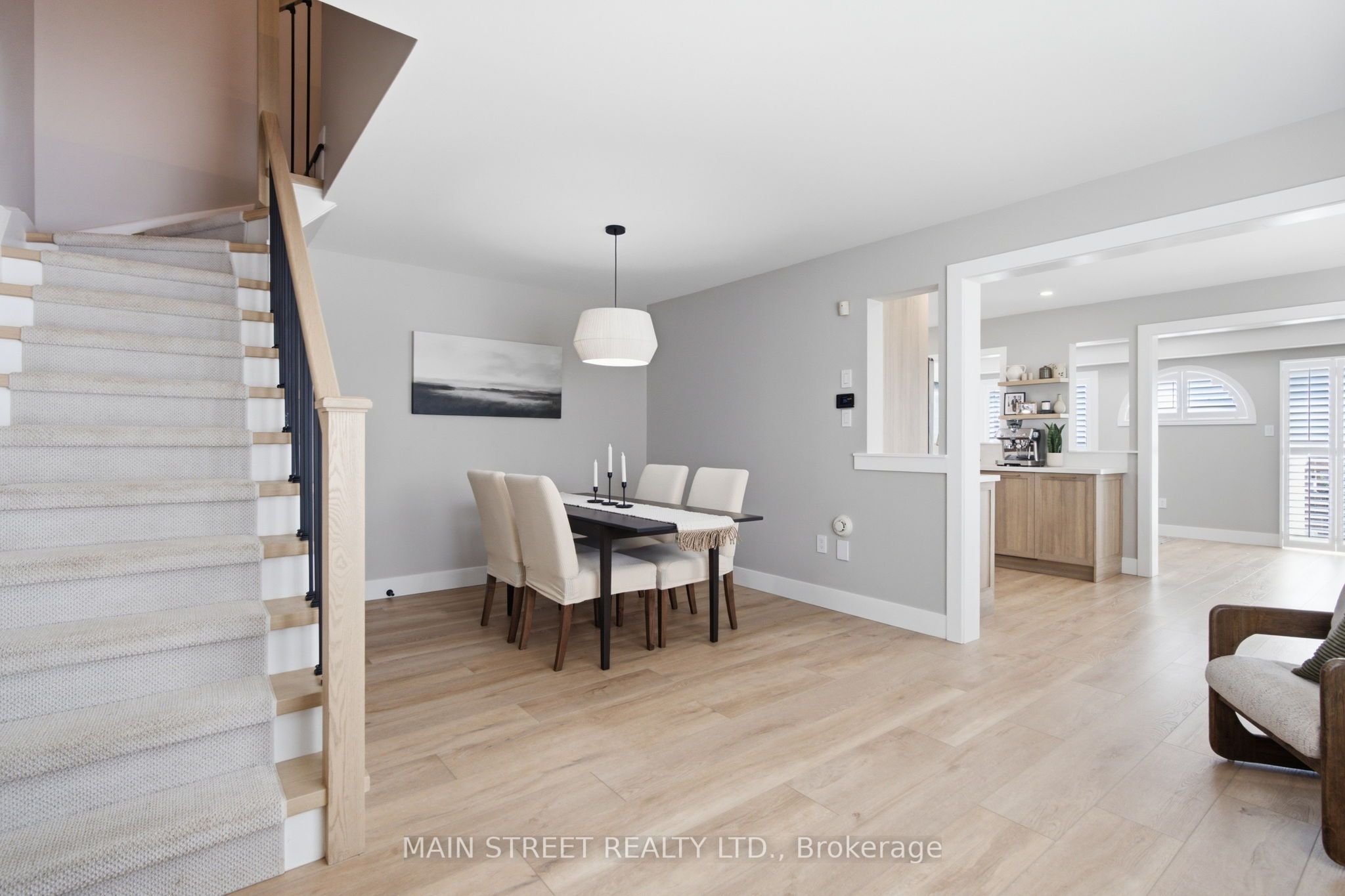 90 Four Seasons Crescent, Newmarket, ON L9N 0C4 photo 4