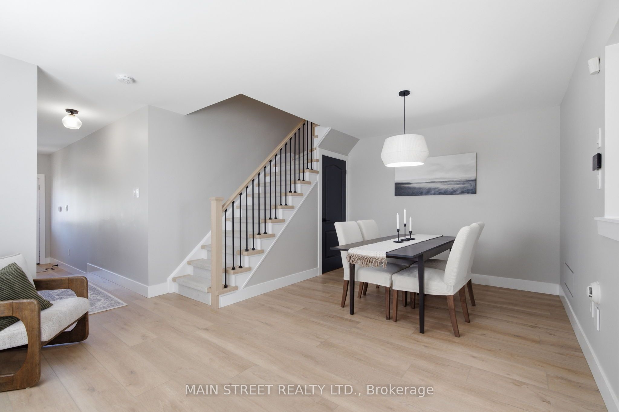 90 Four Seasons Crescent, Newmarket, ON L9N 0C4 photo 5