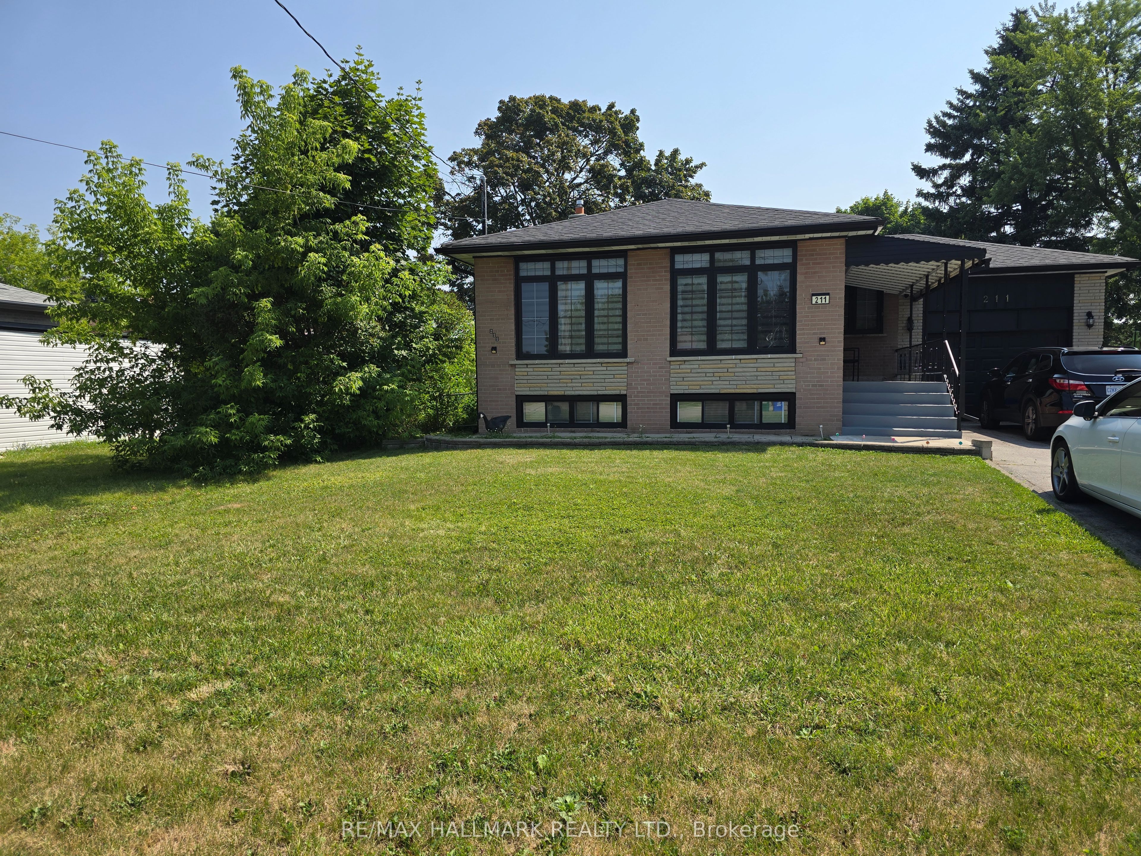 211 Norfolk Avenue, Richmond Hill, ON L4S 0B2