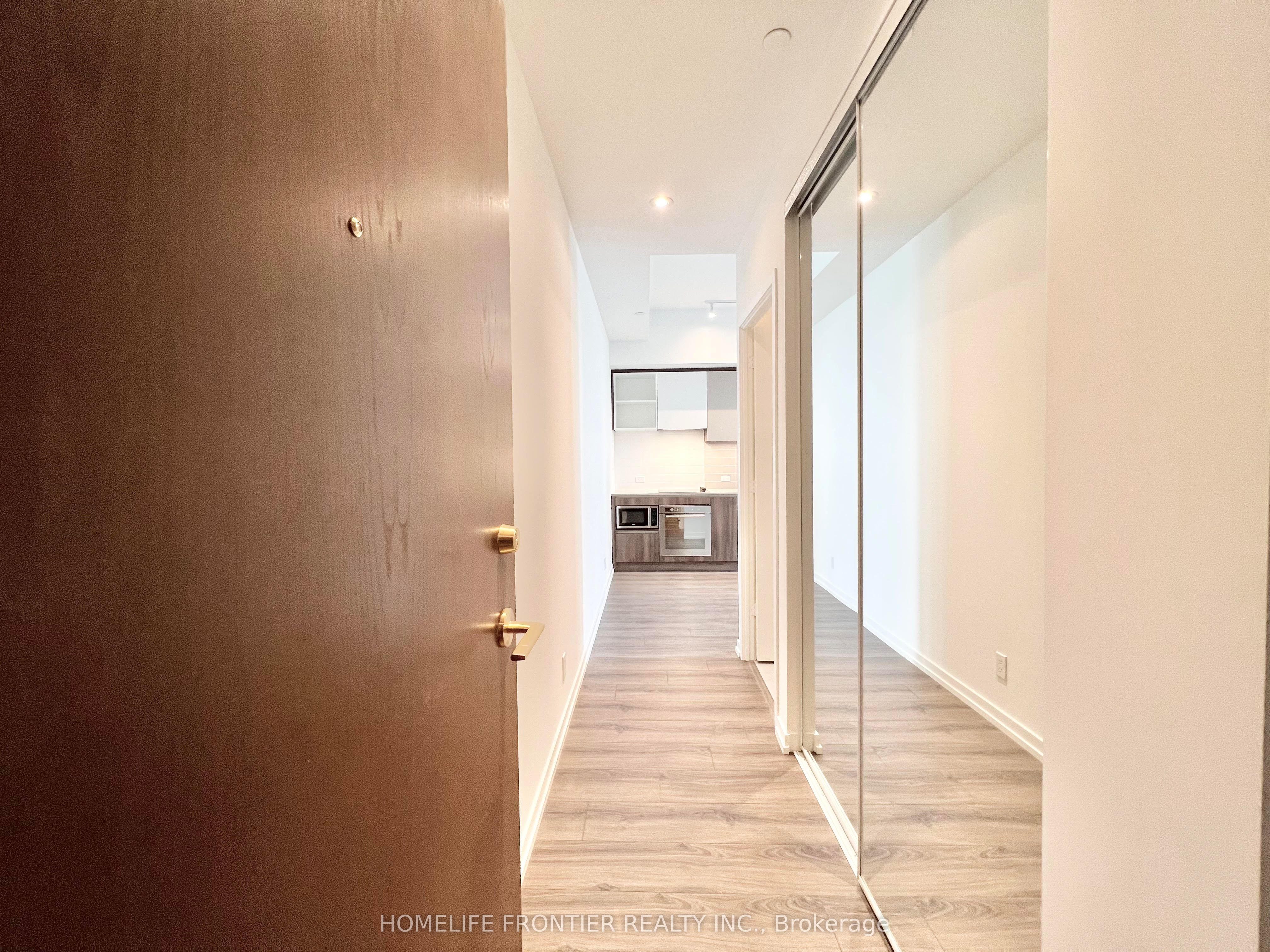 7890 Jane Street 3201, Vaughan, ON L4K 0K9 photo 2