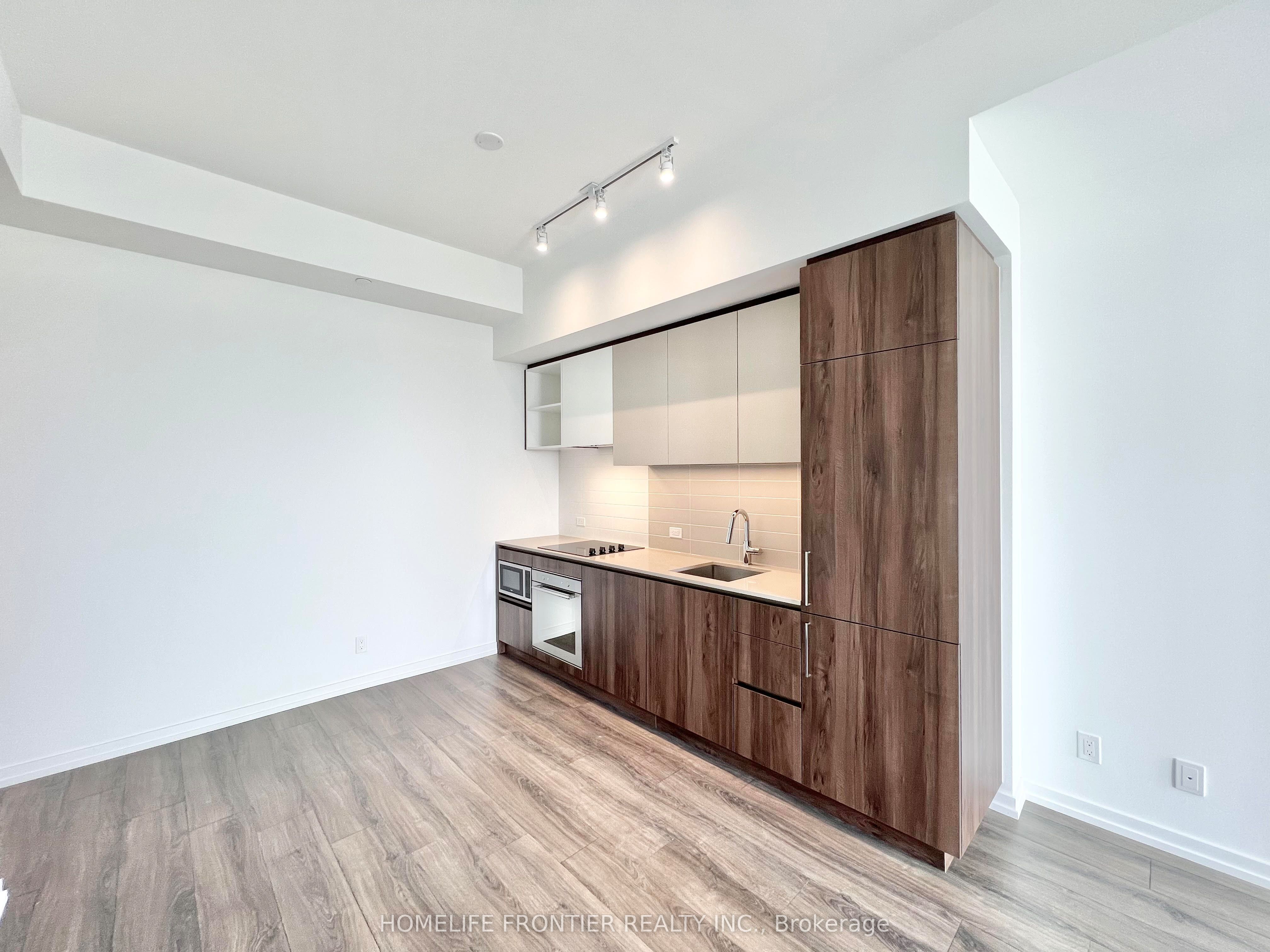 7890 Jane Street 3201, Vaughan, ON L4K 0K9 photo 4