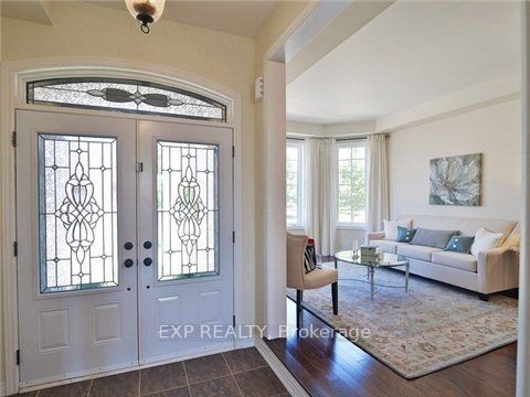 13 Tucciarone Court, Markham, ON L6C 0H3 photo 3