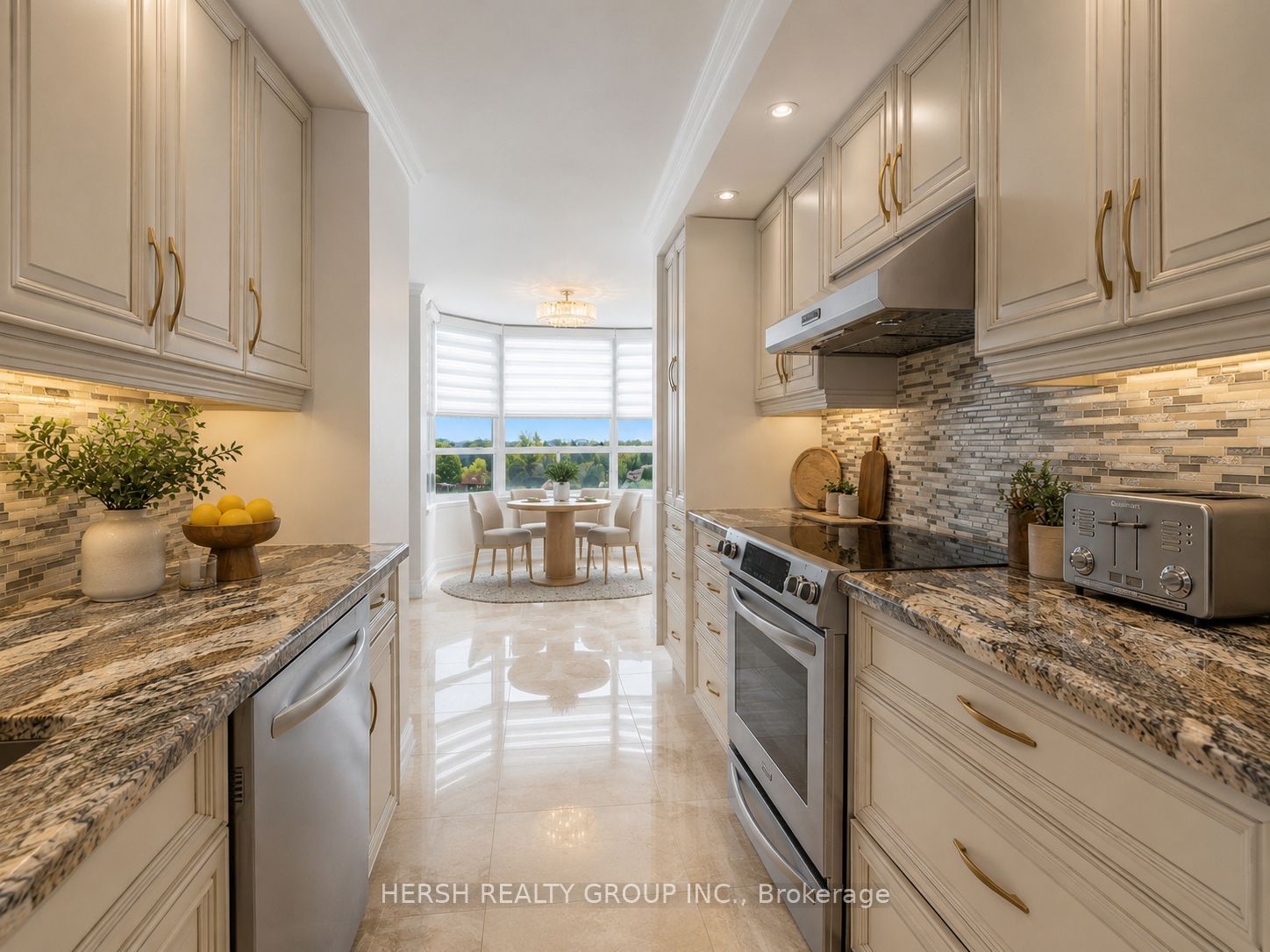 7 Townsgate Boulevard 904, Vaughan, ON L4J 7Z9 photo 3