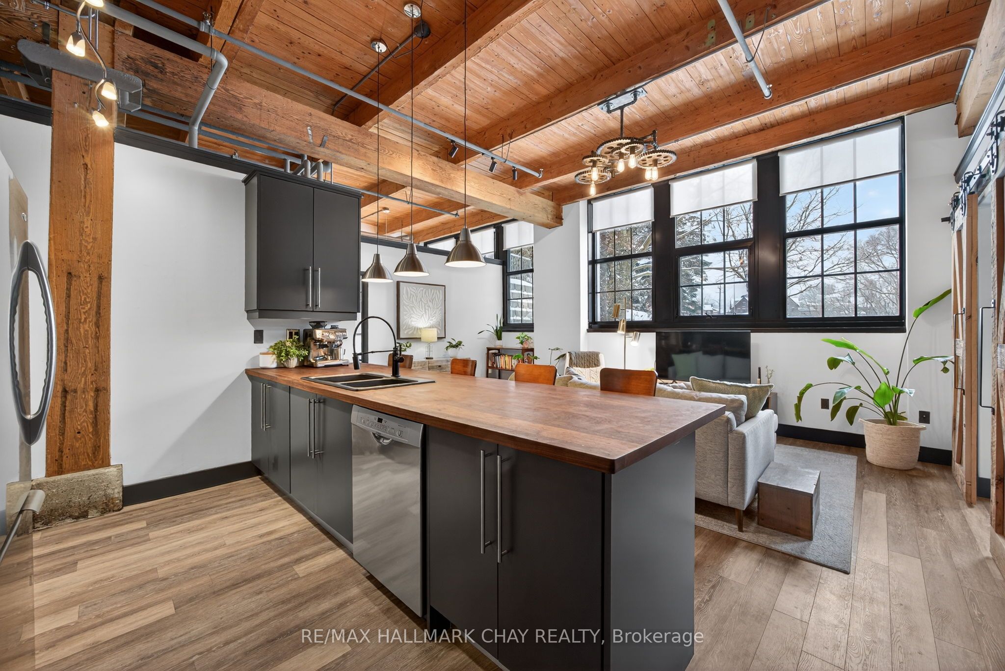 543 Timothy Street 106, Newmarket, ON L3Y 1R1 photo 4