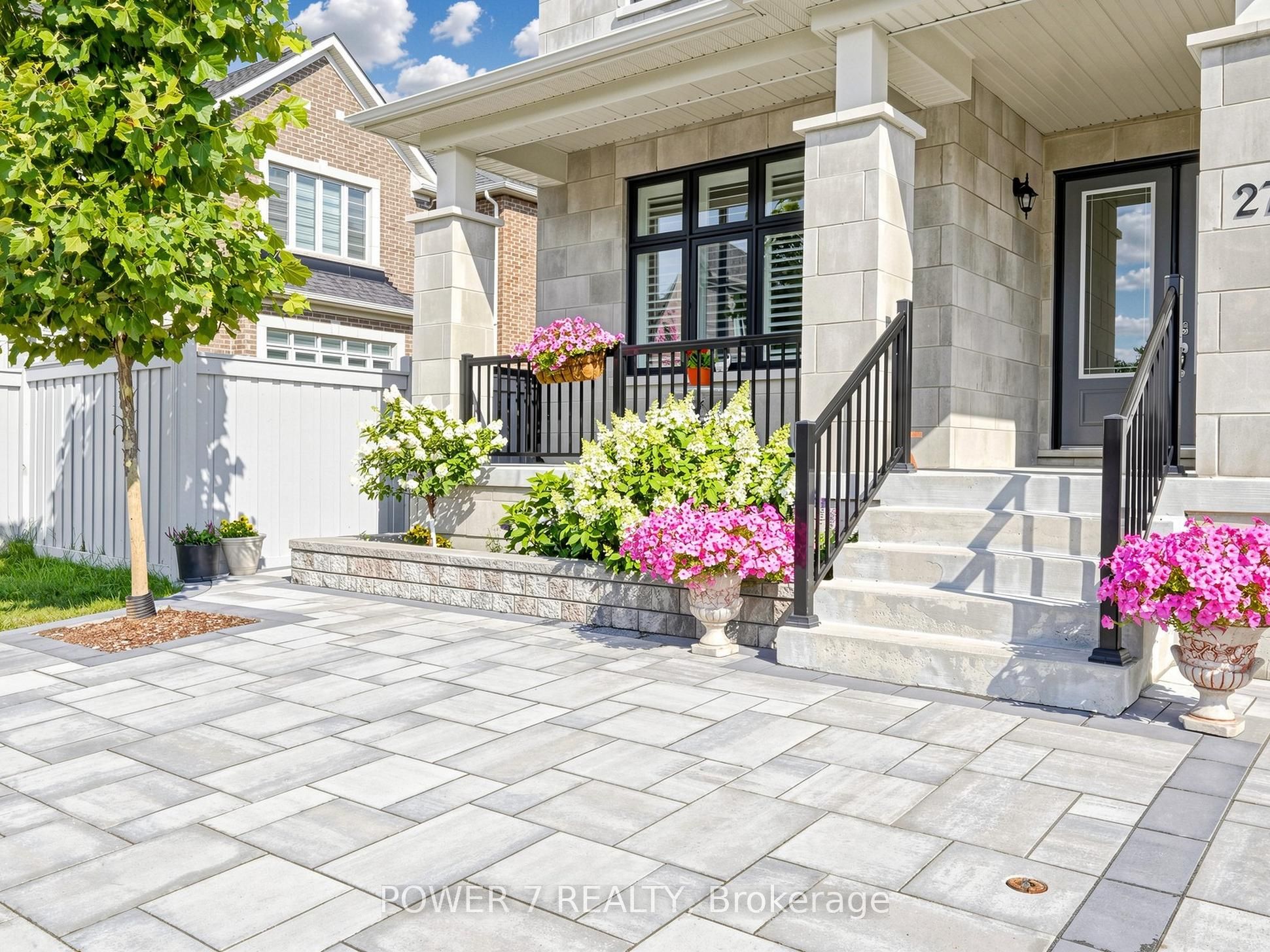27 Joiner Circle, Whitchurch-Stouffville, ON L4A 4W9 photo 3