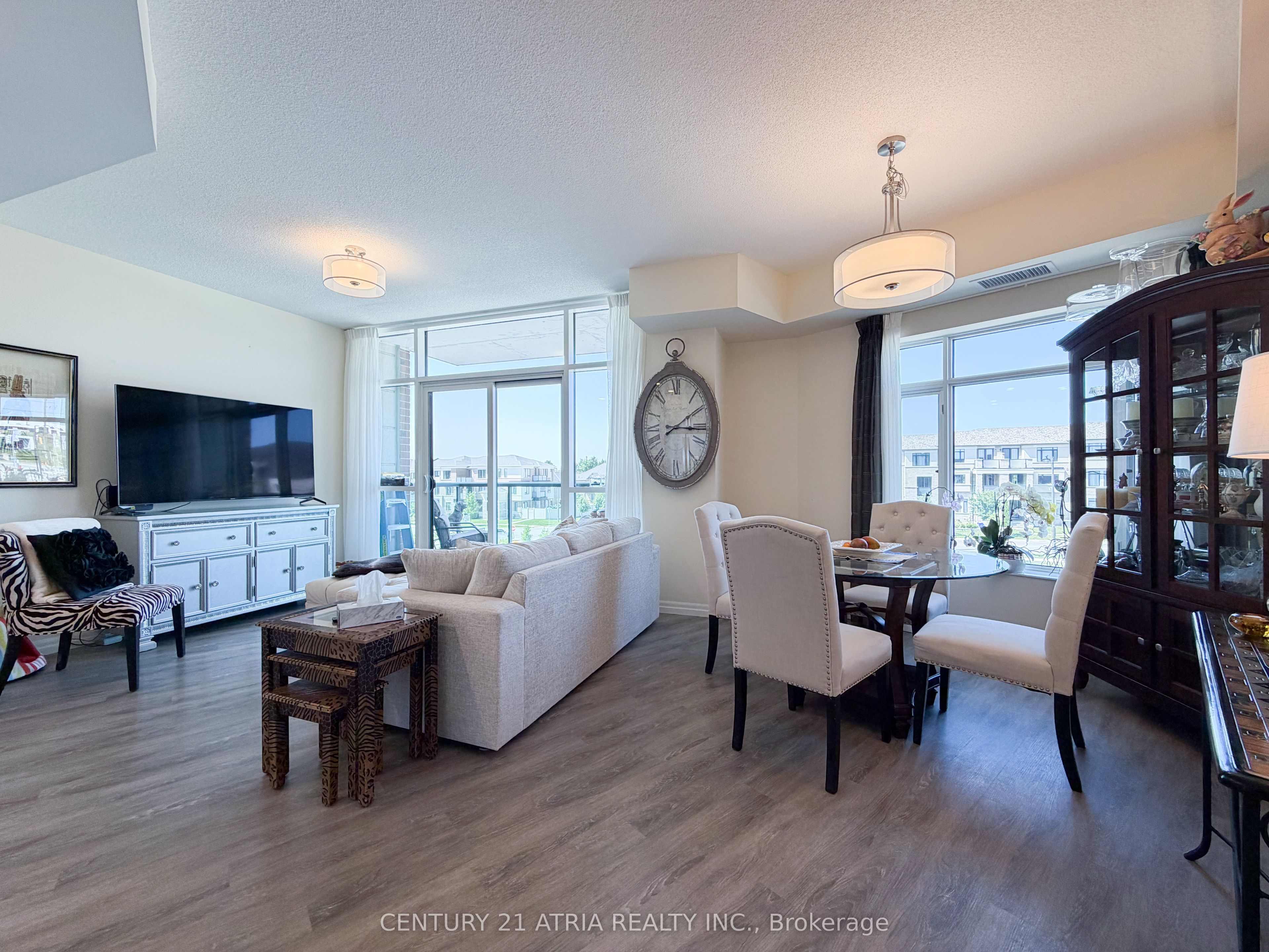 460 William Graham Drive 317, Aurora, ON L4G 1X9 photo 2