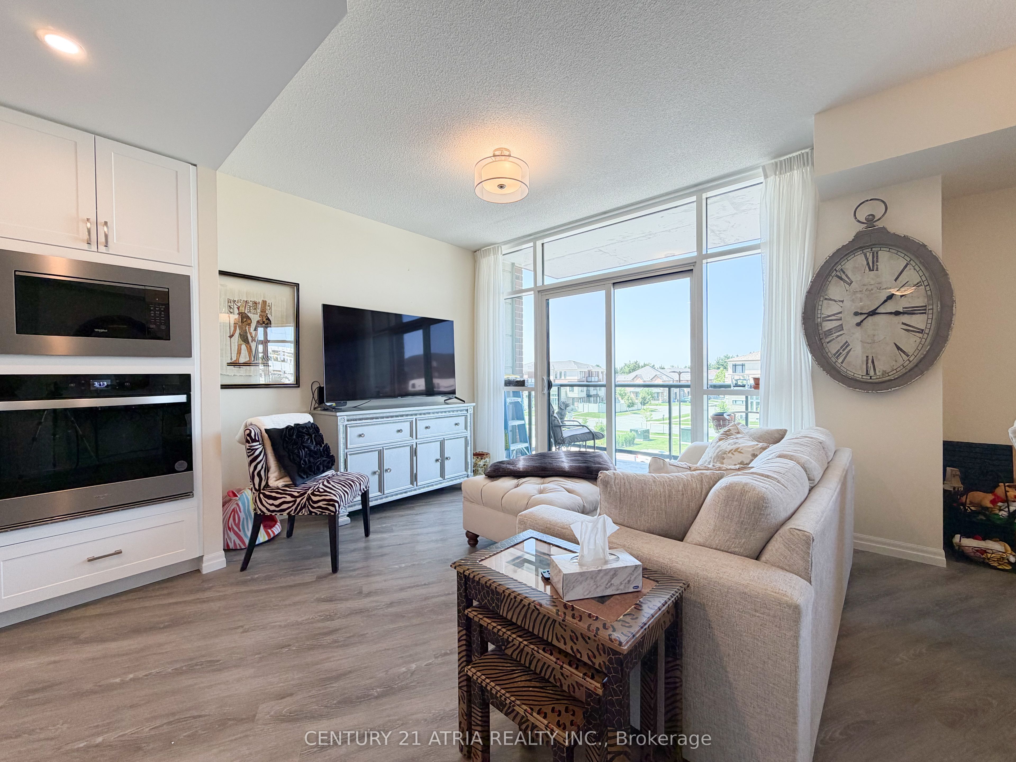 460 William Graham Drive 317, Aurora, ON L4G 1X9 photo 3