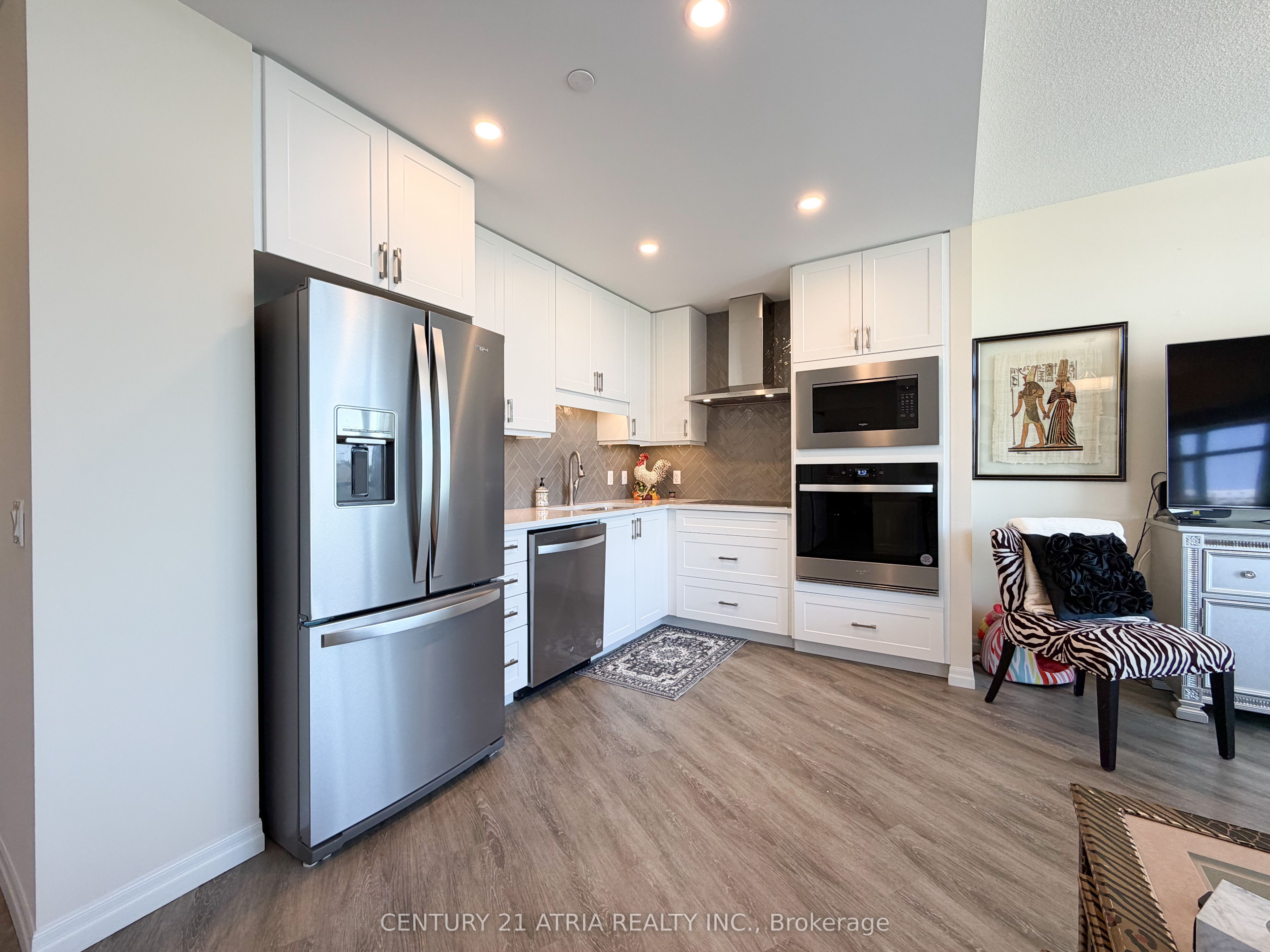 460 William Graham Drive 317, Aurora, ON L4G 1X9 photo 5