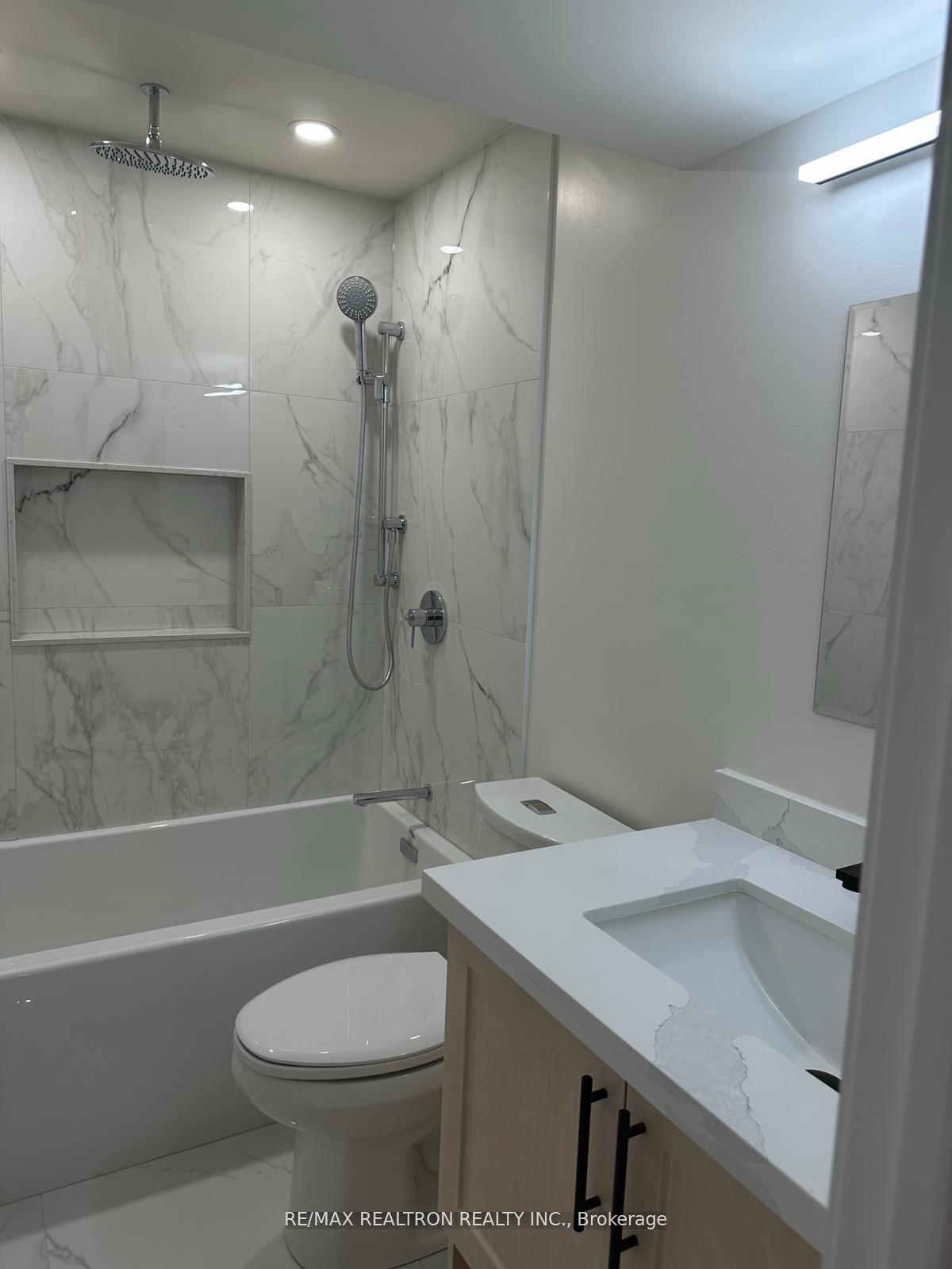 5 Elderslie Crescent Bsmnt, Vaughan, ON L0J 1C0 photo 2