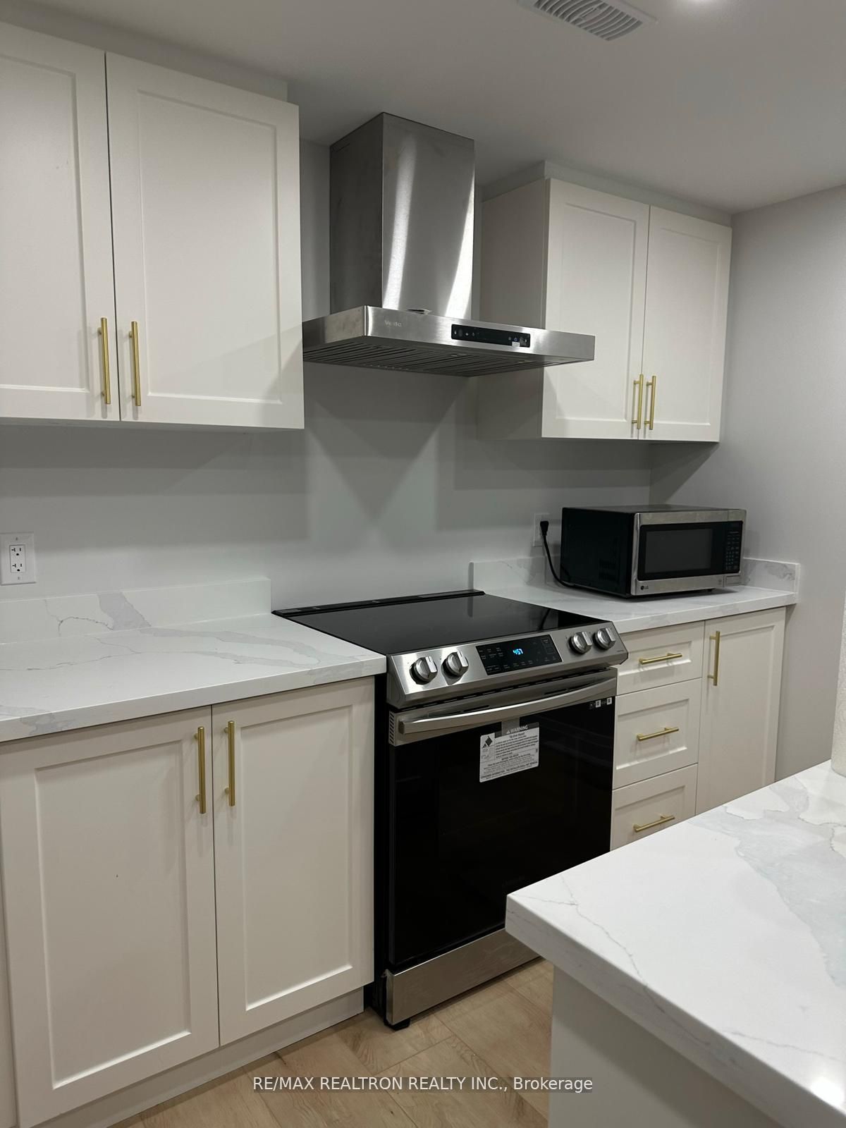 5 Elderslie Crescent Bsmnt, Vaughan, ON L0J 1C0 photo 5