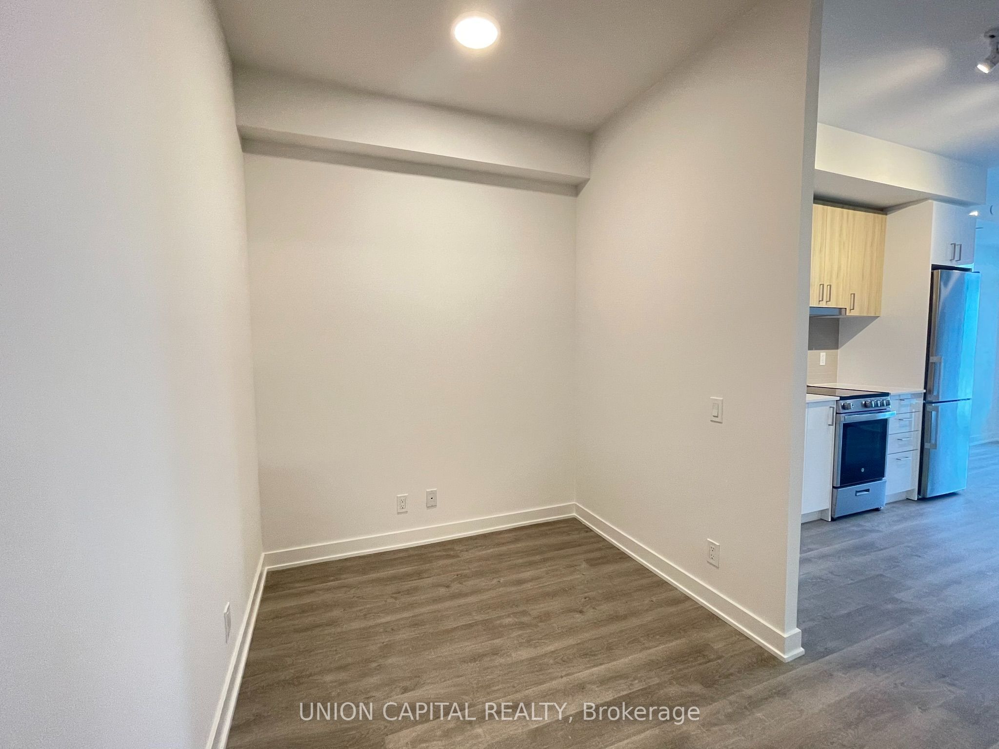 50 Upper Mall Way 1403, Vaughan, ON L4J 0L7 photo 2