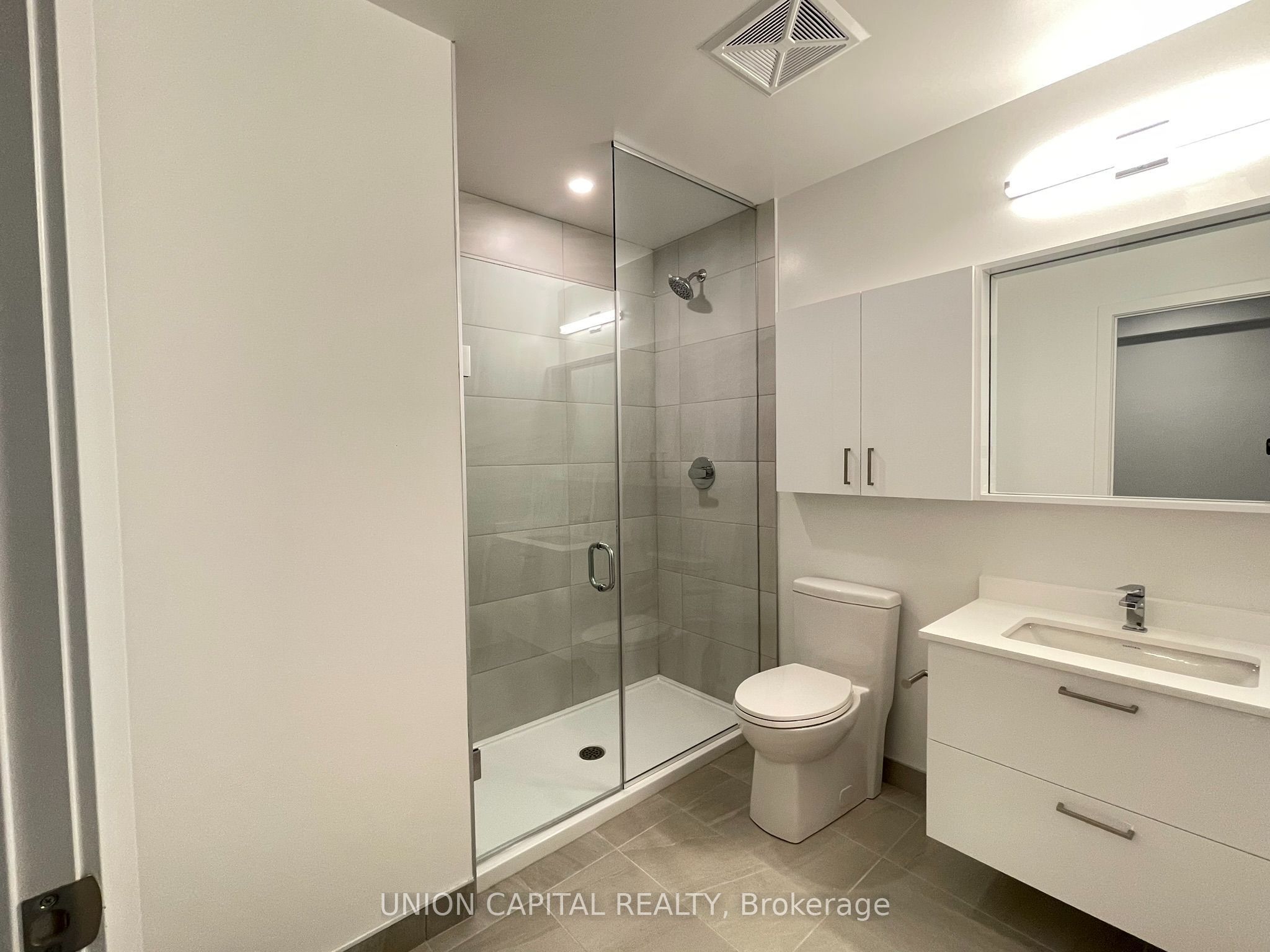 50 Upper Mall Way 1403, Vaughan, ON L4J 0L7 photo 4