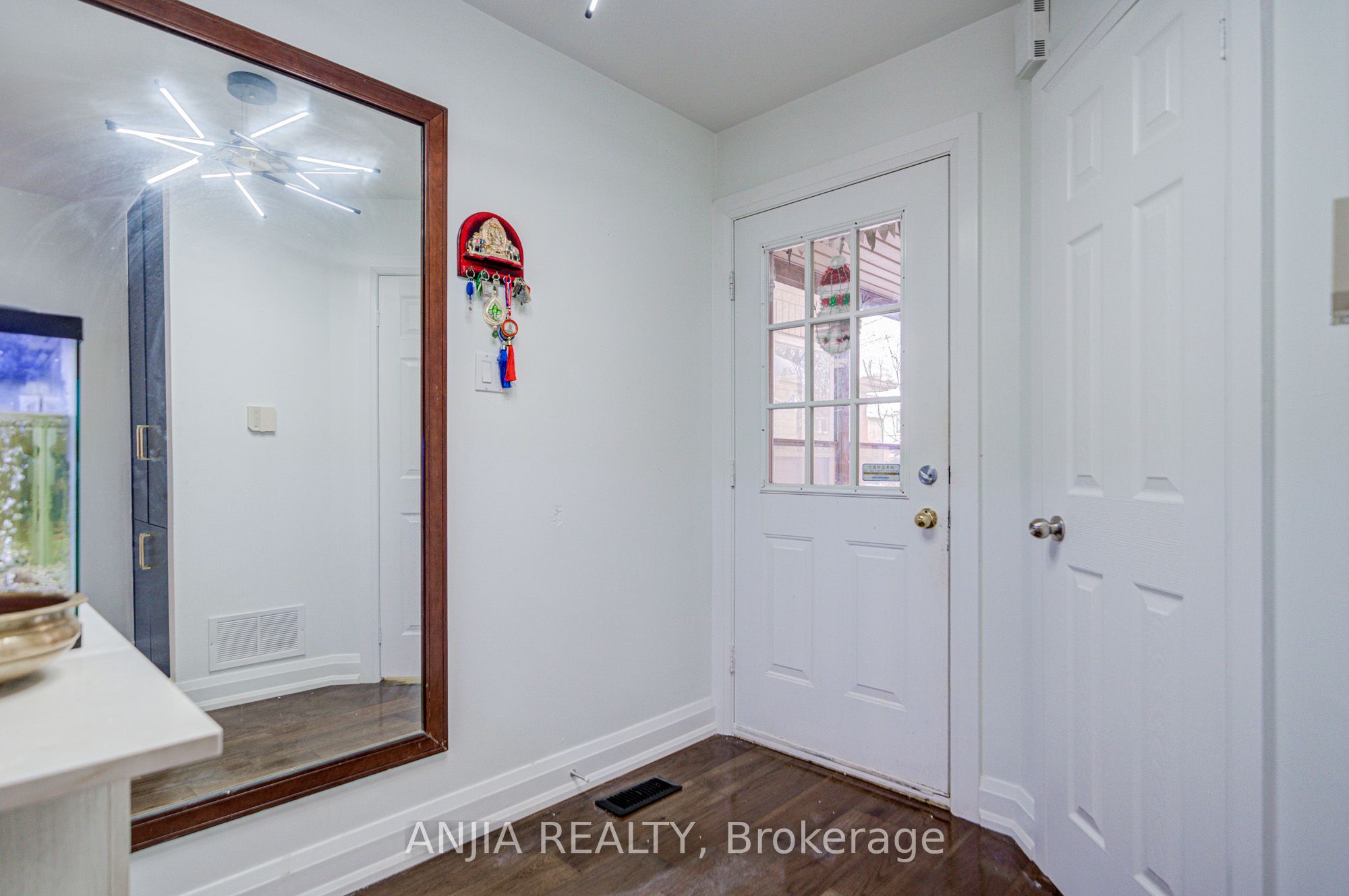 17 Kenborough Court, Markham, ON L3S 3P3 photo 2