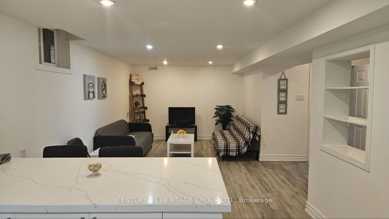 73 Lagani Avenue, Richmond Hill, ON L4B 3C6 photo 3