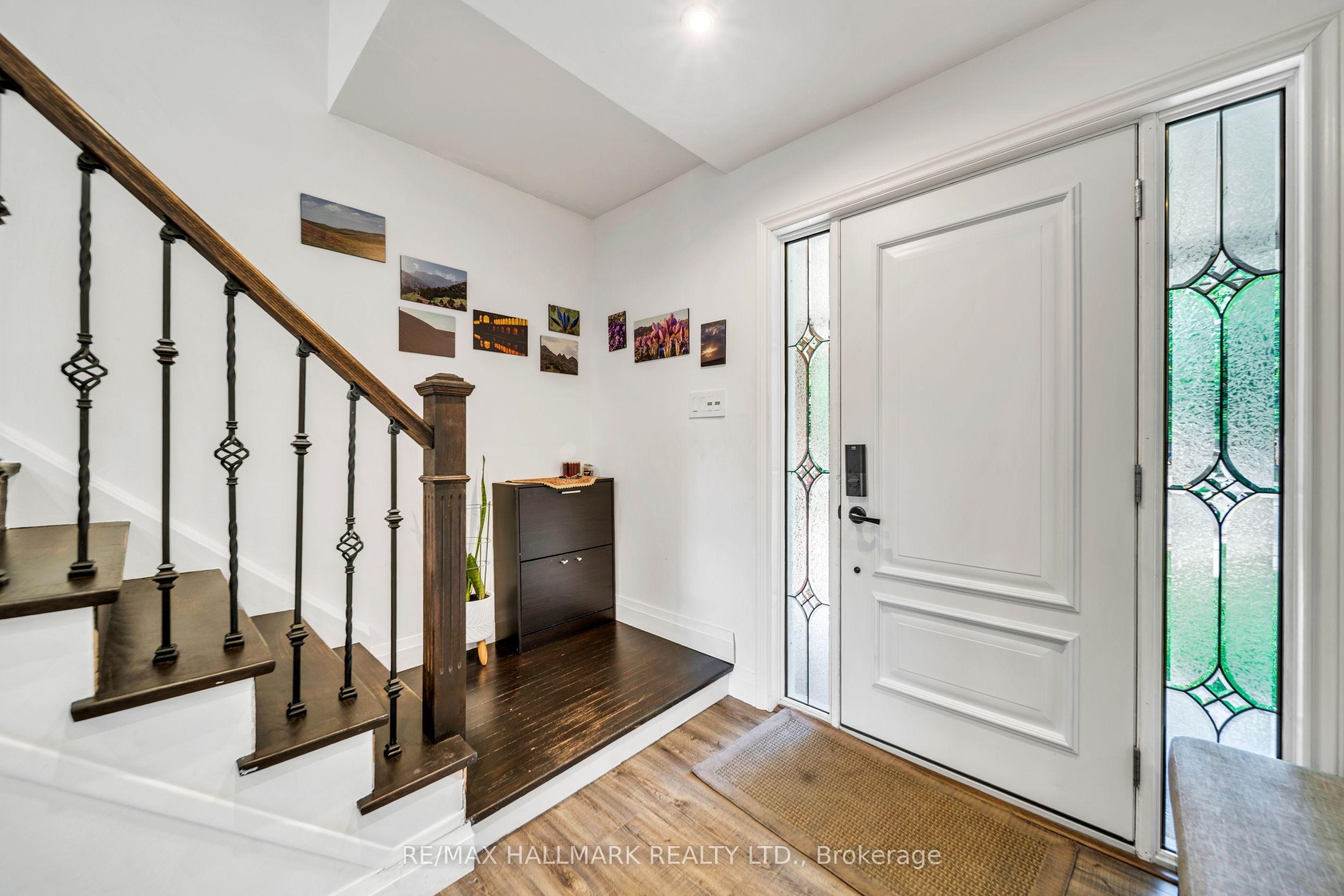 39 Sunnywood Crescent, Richmond Hill, ON L4C 6W2 photo 3