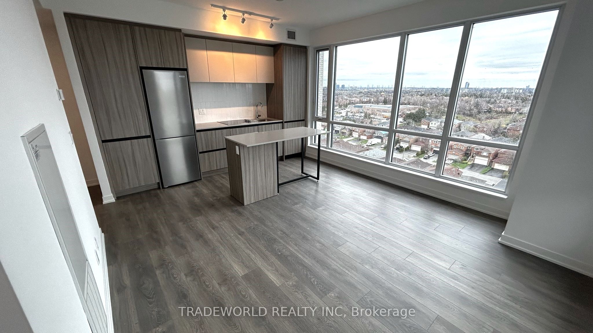 7950 Bathurst Street 1016, Vaughan, ON L4J 0L4 photo 3