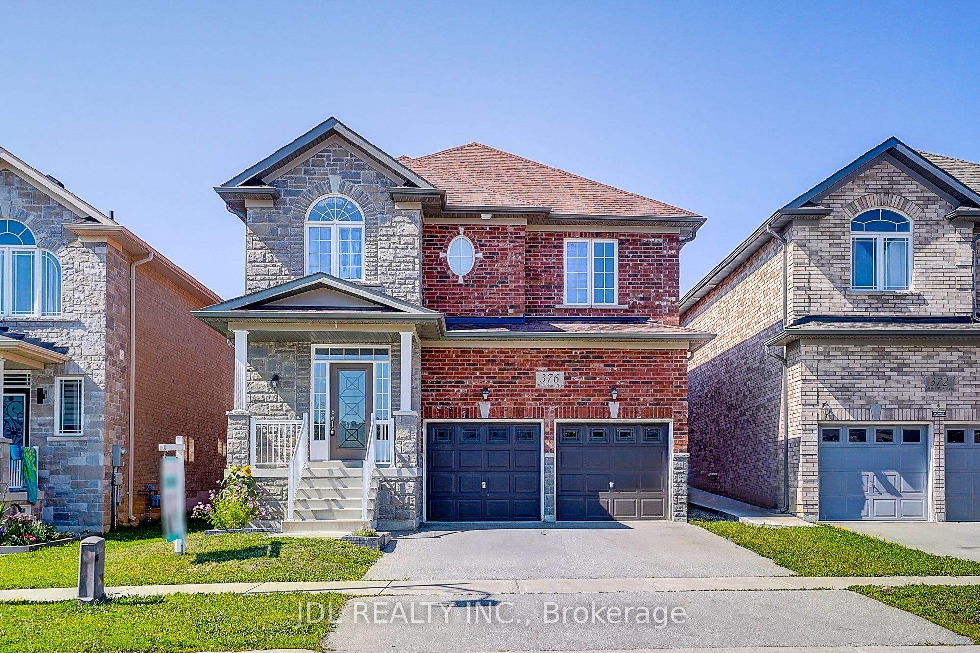 376 Miller Park Avenue, Bradford West Gwillimbury, ON L3Z 3J2